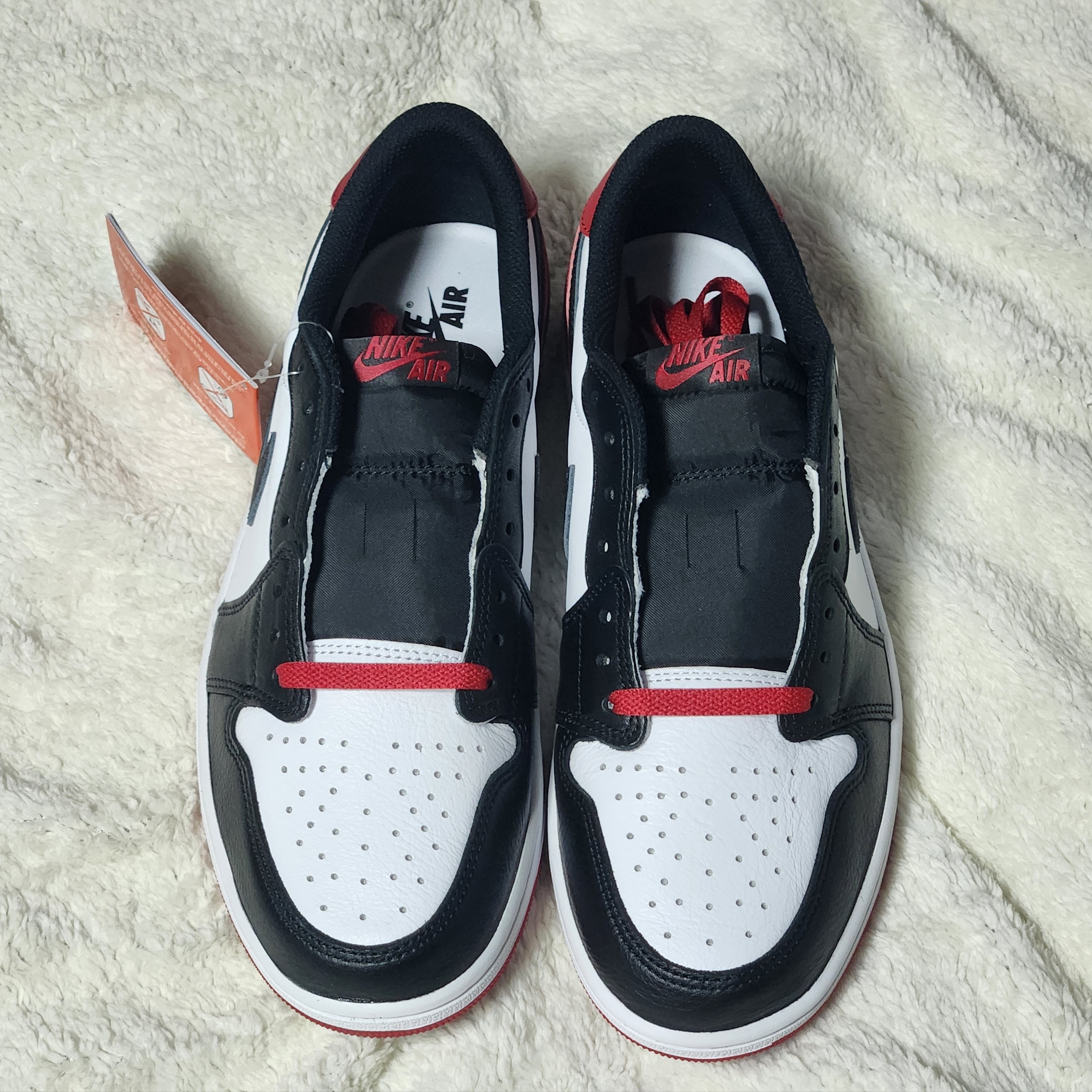 Jordan 1 Retro Low OG Black Toe 착용 스타일 - 2