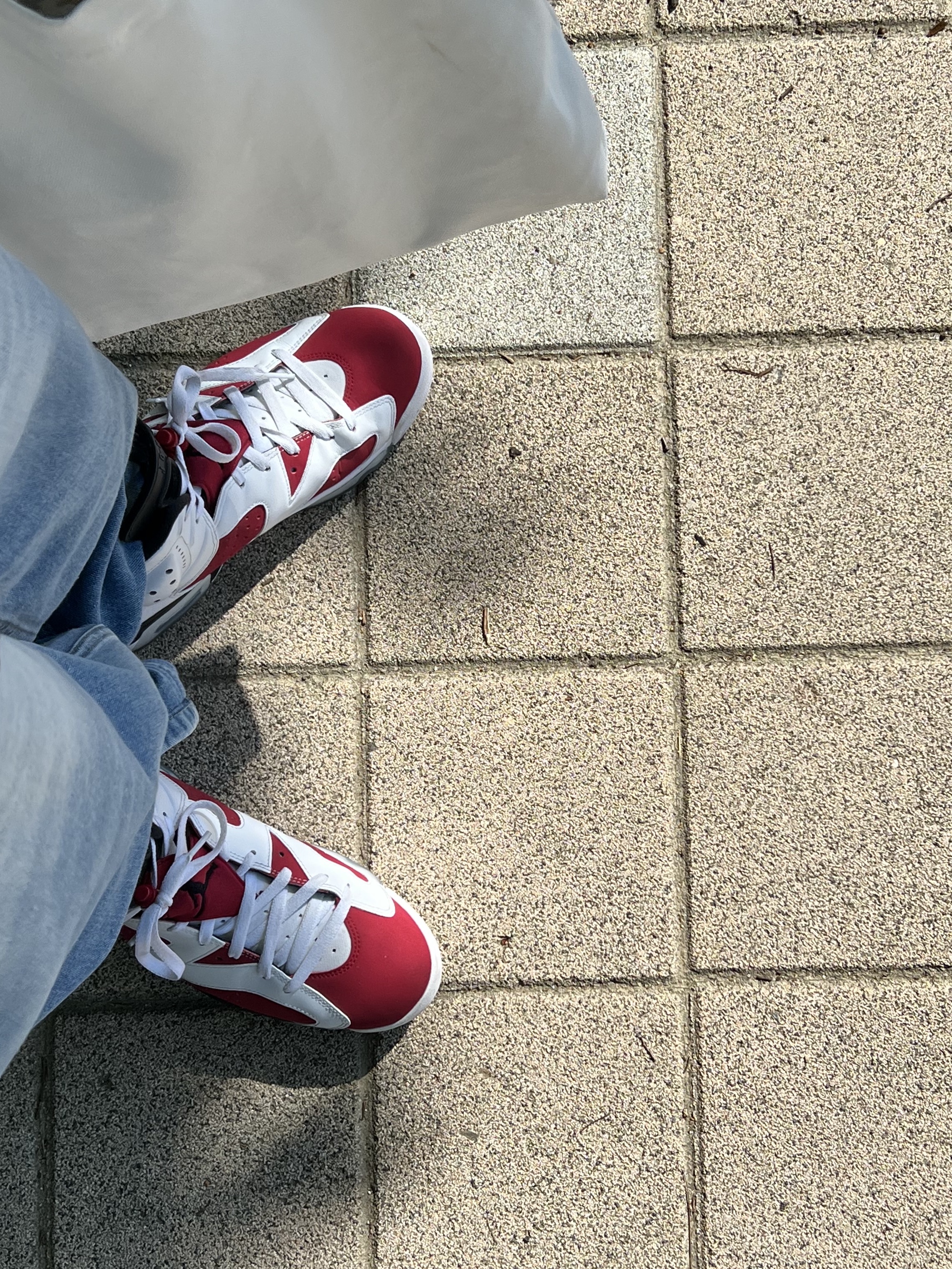 Jordan 6 Retro Carmine 2021 착용 스타일 - 2