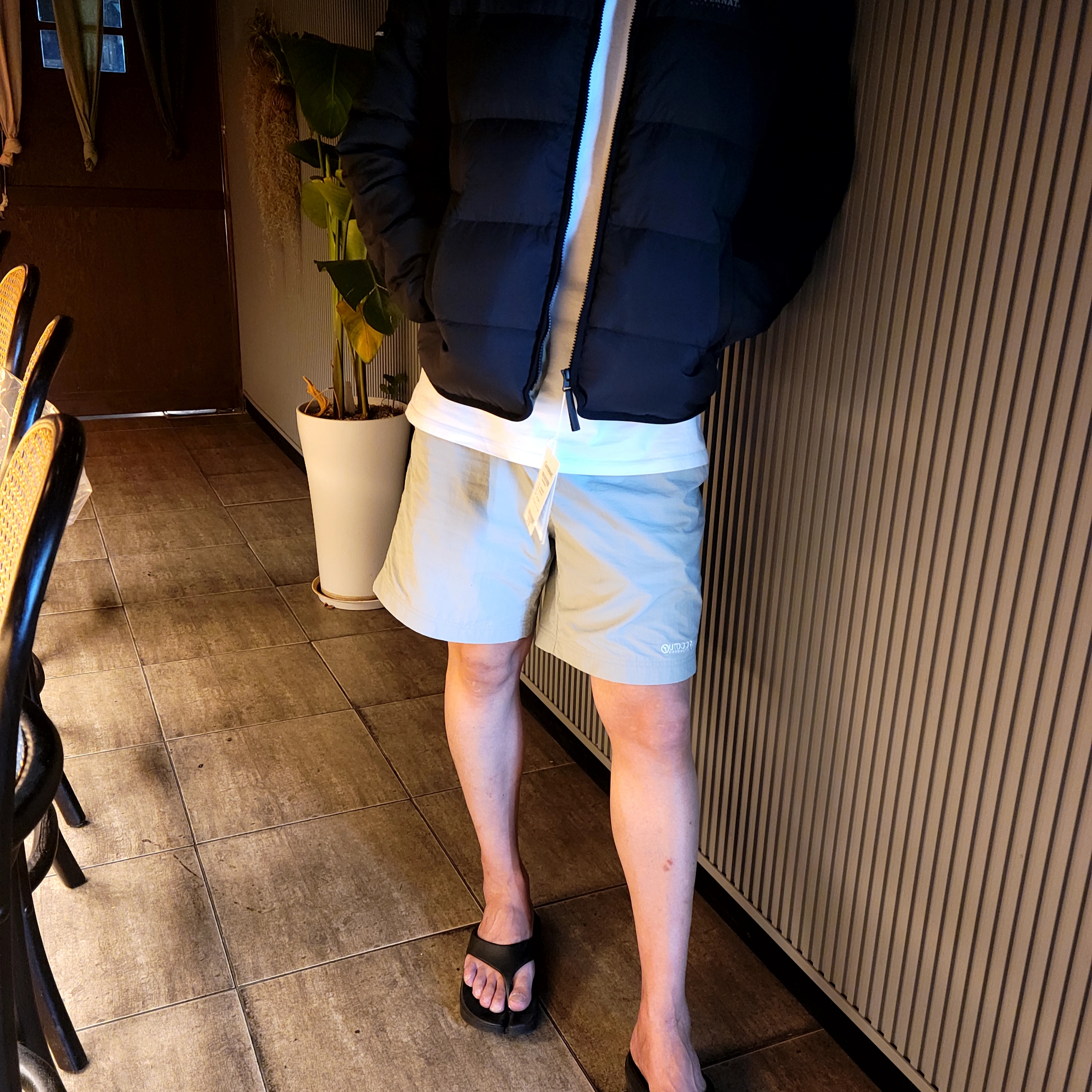 PAES Flipflop 01 Black 착용 스타일 - 1
