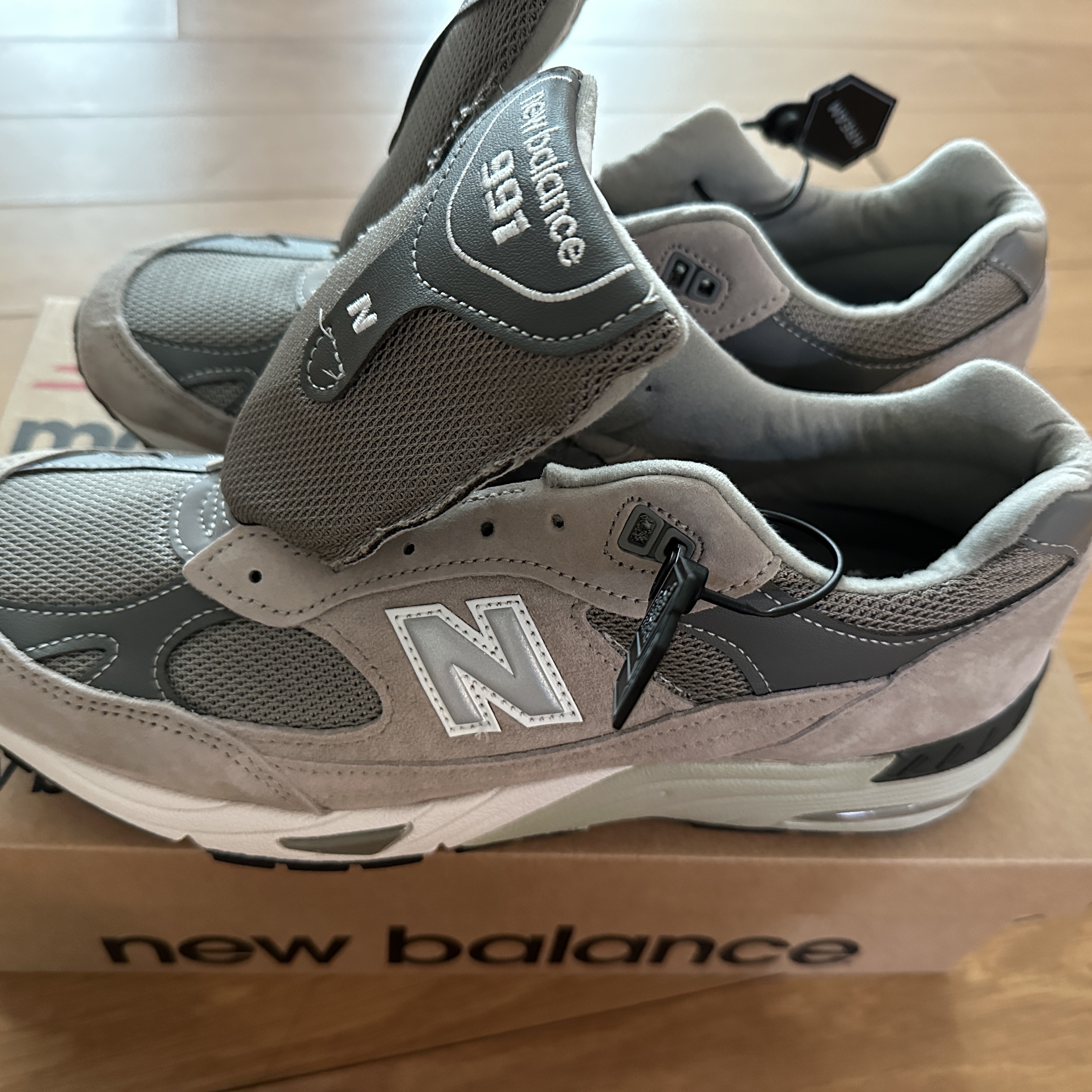 New Balance 991 Made in UK Grey 착용 스타일 - 2