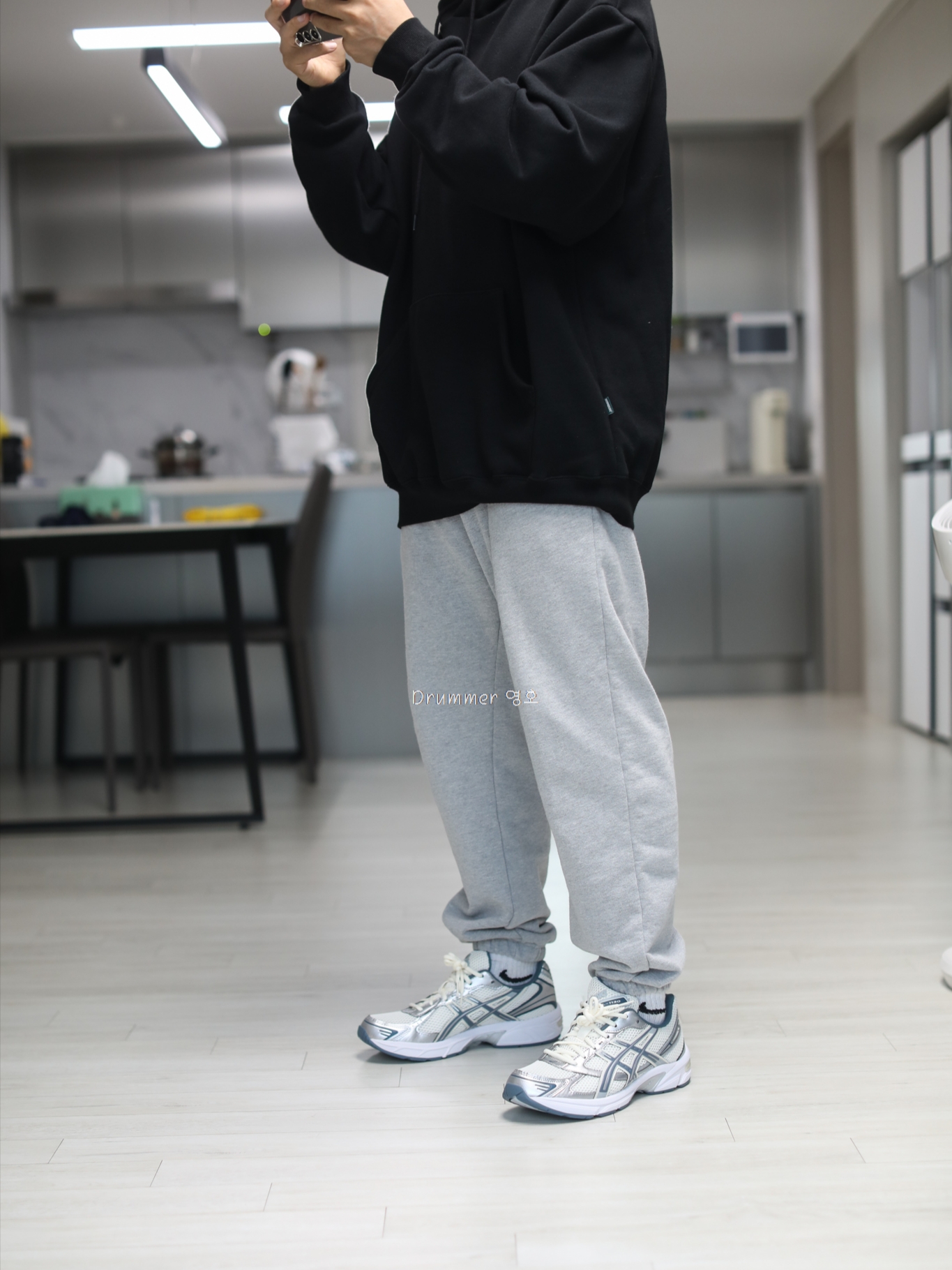 Asics Gel-1130 Cream Ironclad 착용 스타일 - 1