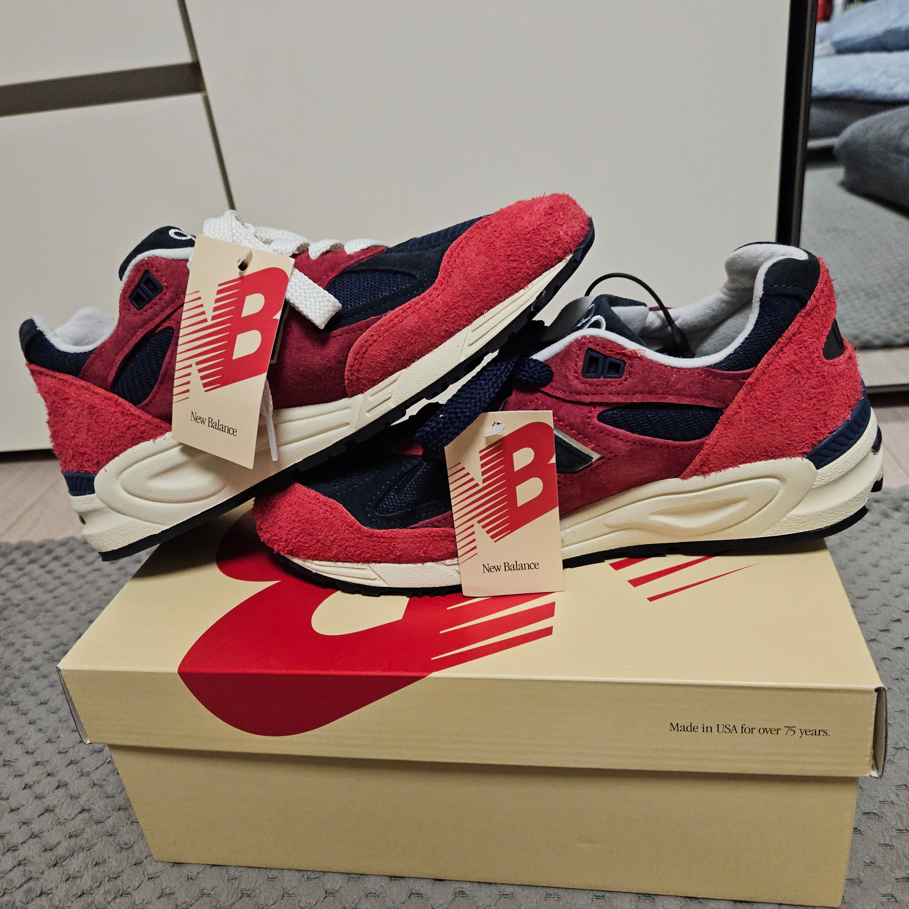 New Balance 990v2 Made in USA Chrysanthemum Navy 착용 스타일 - 4