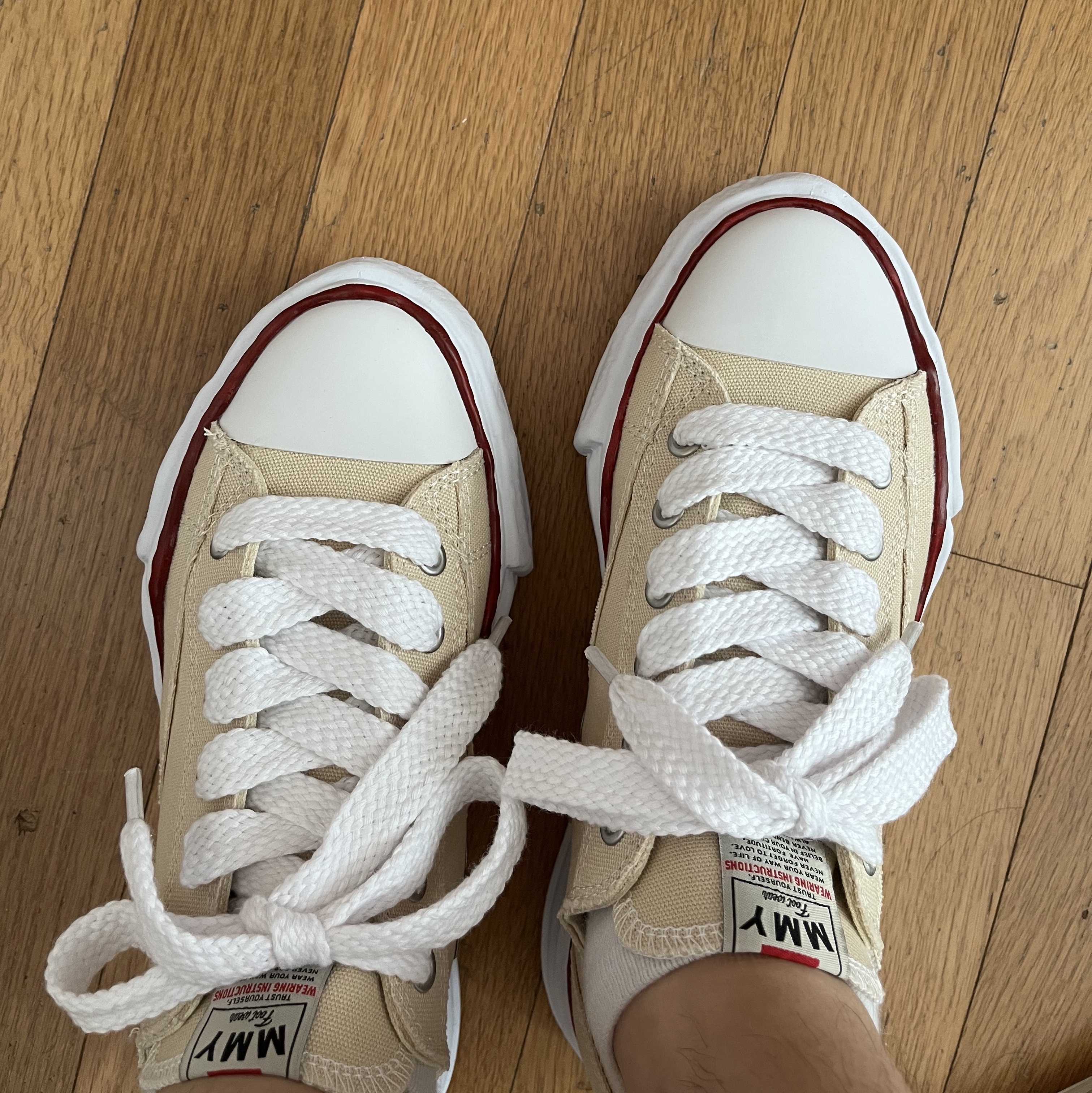 Maison Mihara Yasuhiro Peterson OG Sole Canvas Low-top Sneakers Natural 착용 스타일