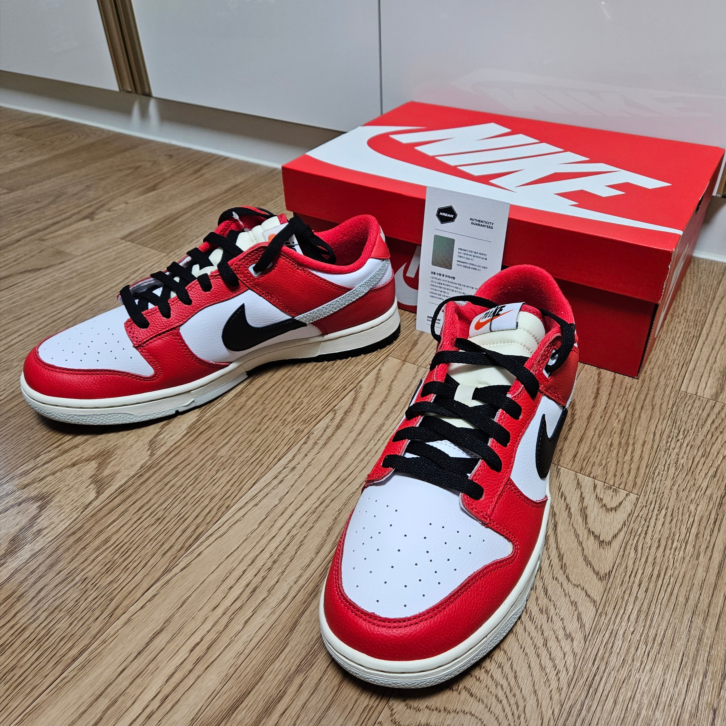 Nike Dunk Low Retro PRM University Red Black 착용 스타일 - 1