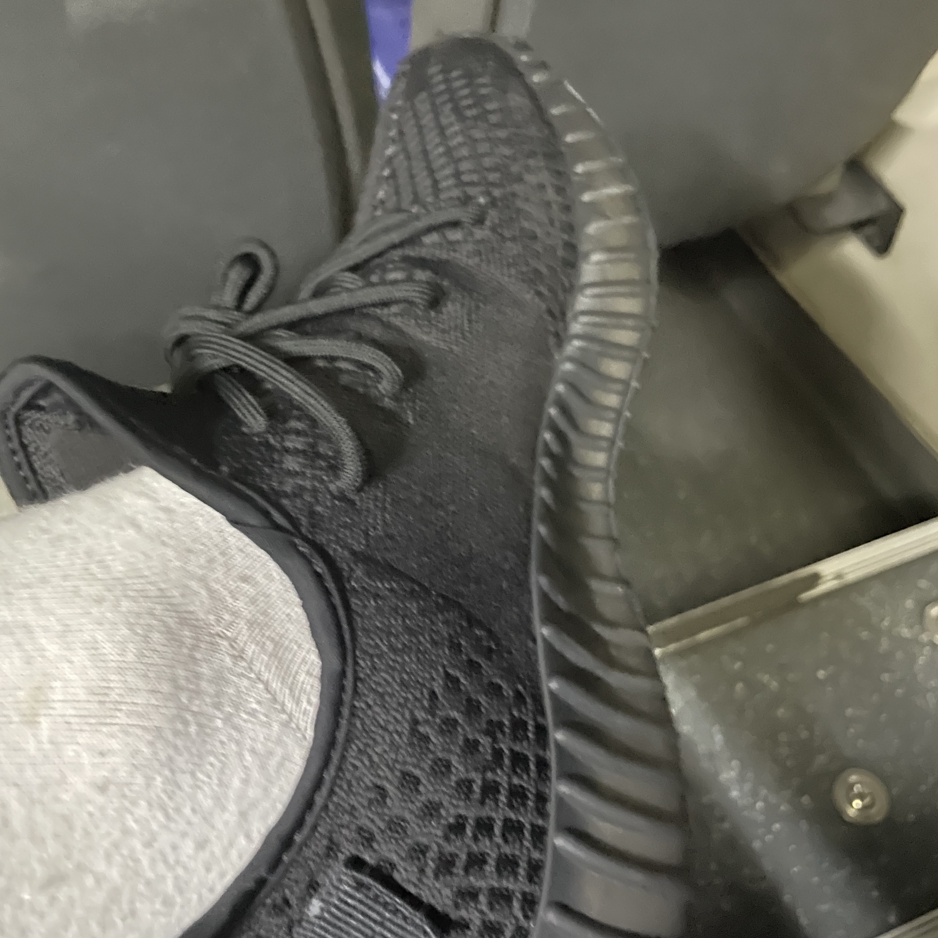 Adidas Yeezy Boost 350 V2 Onyx 착용 스타일