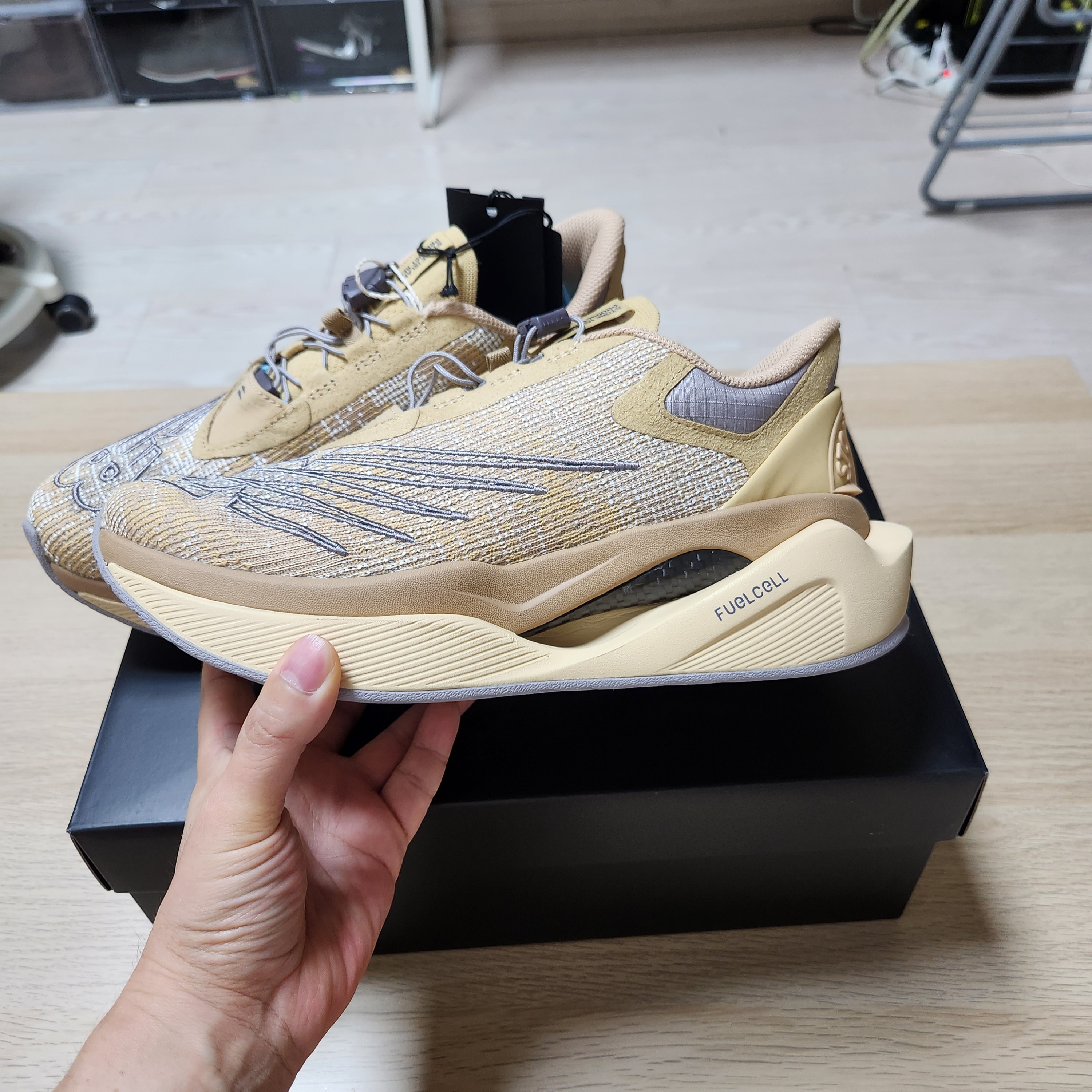 New Balance x Stone Island x Tokyo Design Studios FuelCell C1 Beige 착용 스타일 - 2