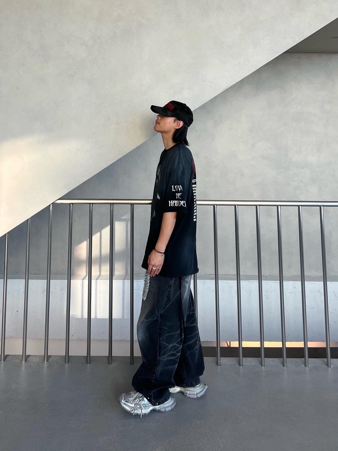 Project G/R Crow Worldtour T-Shirt Washed Black, Balenciaga 3XL Sneakers Light Beige 착용 스타일 - 2