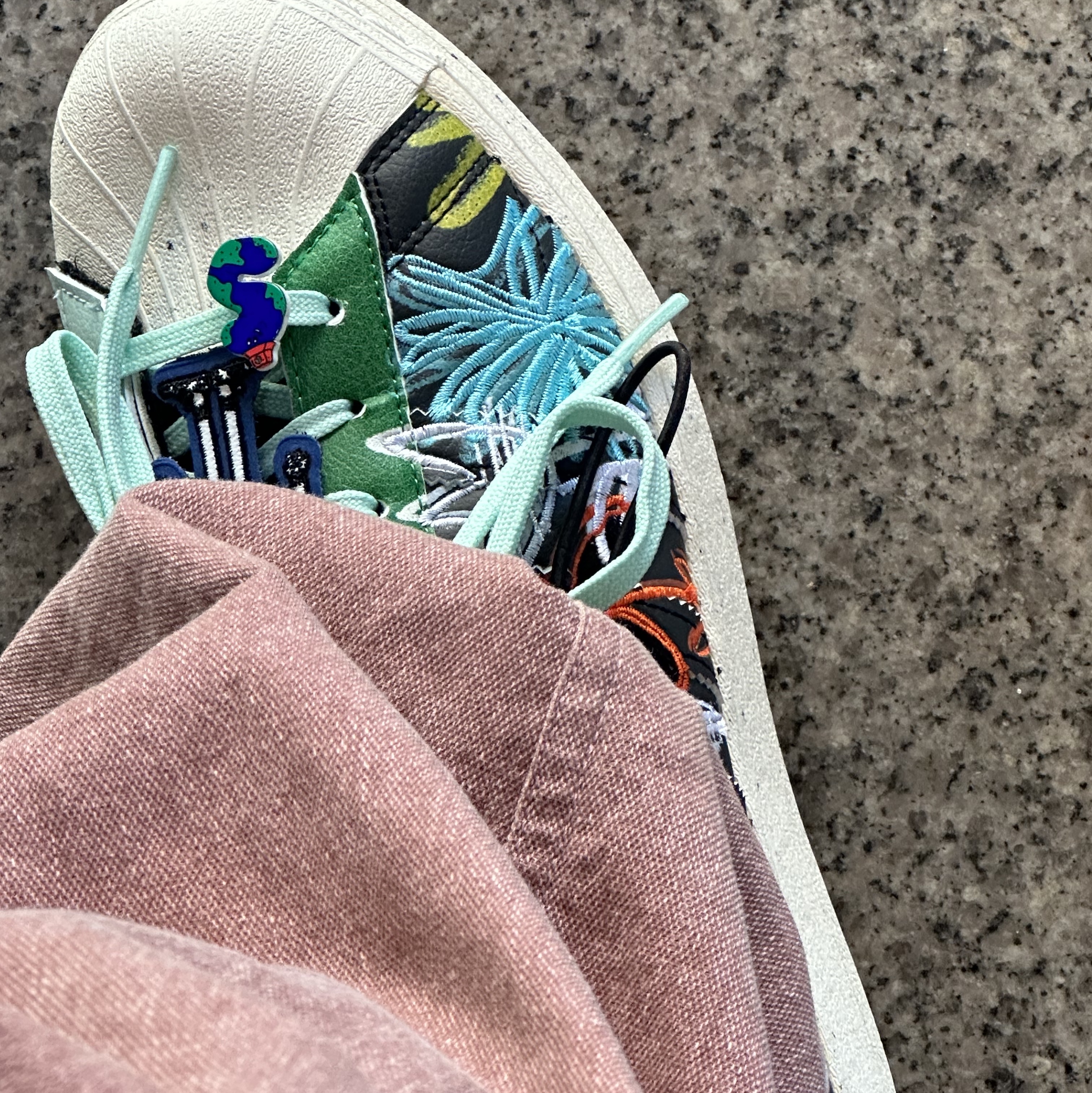 Adidas x Sean Wotherspoon Superstar Superearth Black 착용 스타일