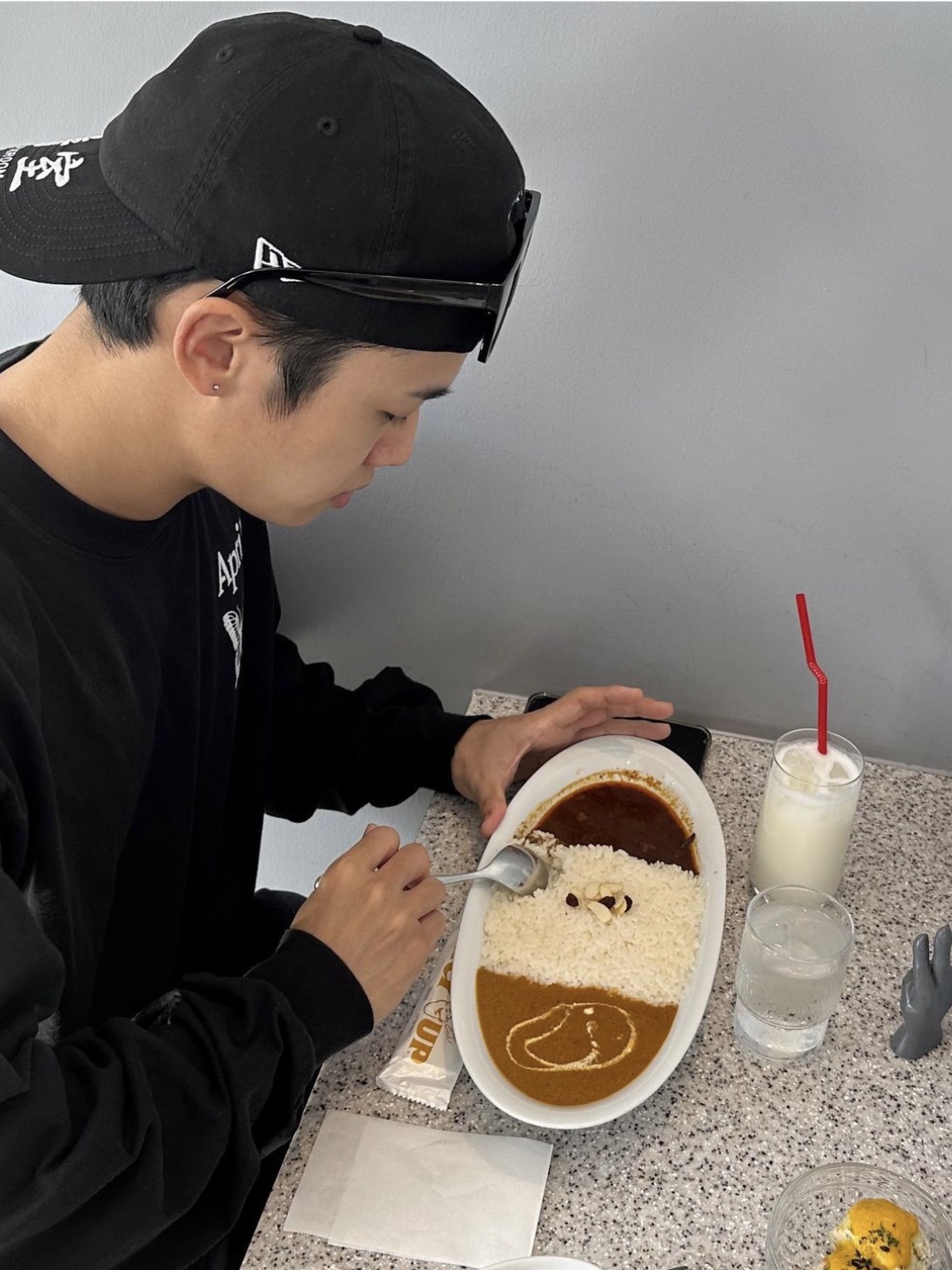 Darkr8m Studio x New Era Unstructured Ball Cap Black 착용 스타일 - 1