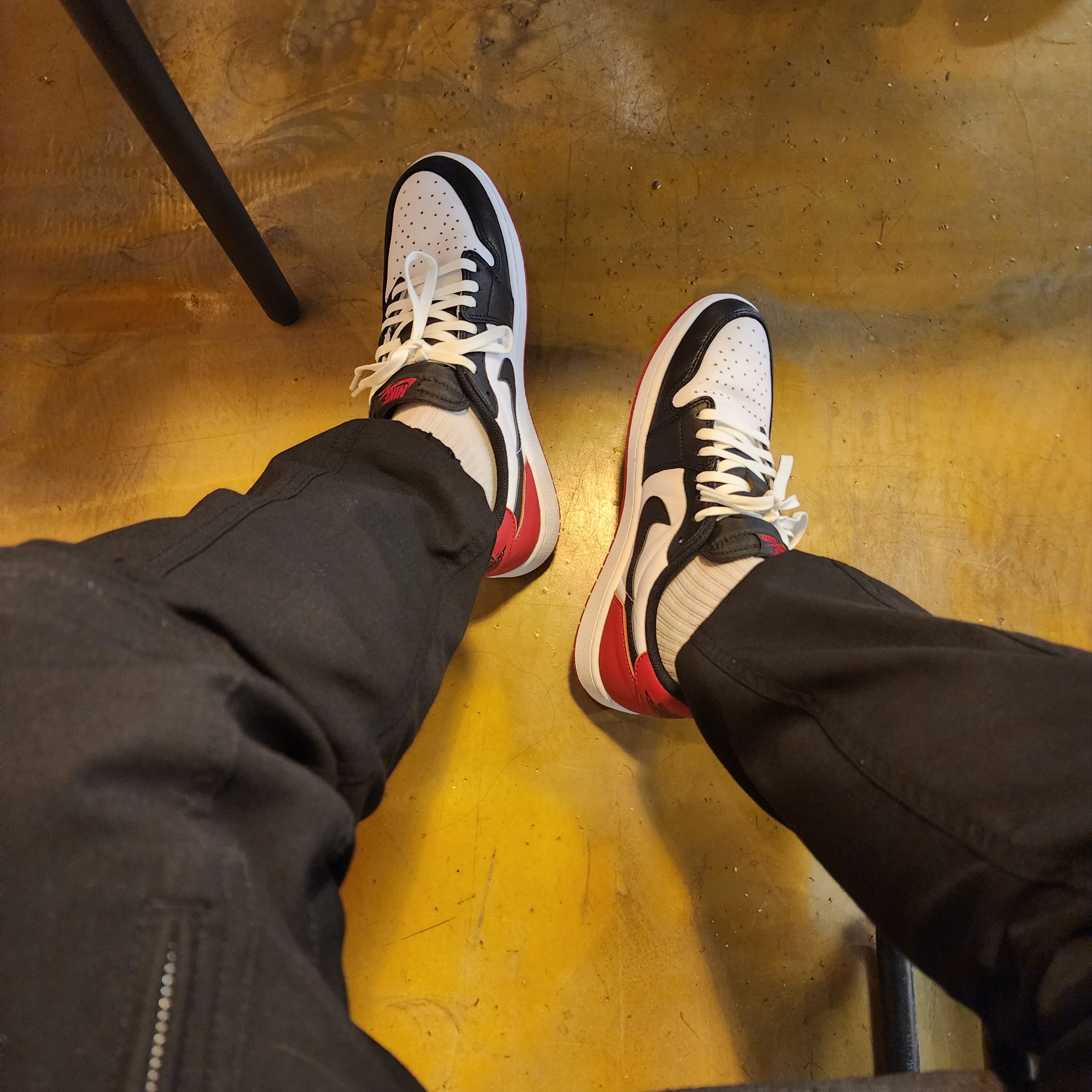 Jordan 1 Retro Low OG Black Toe 착용 스타일 - 1