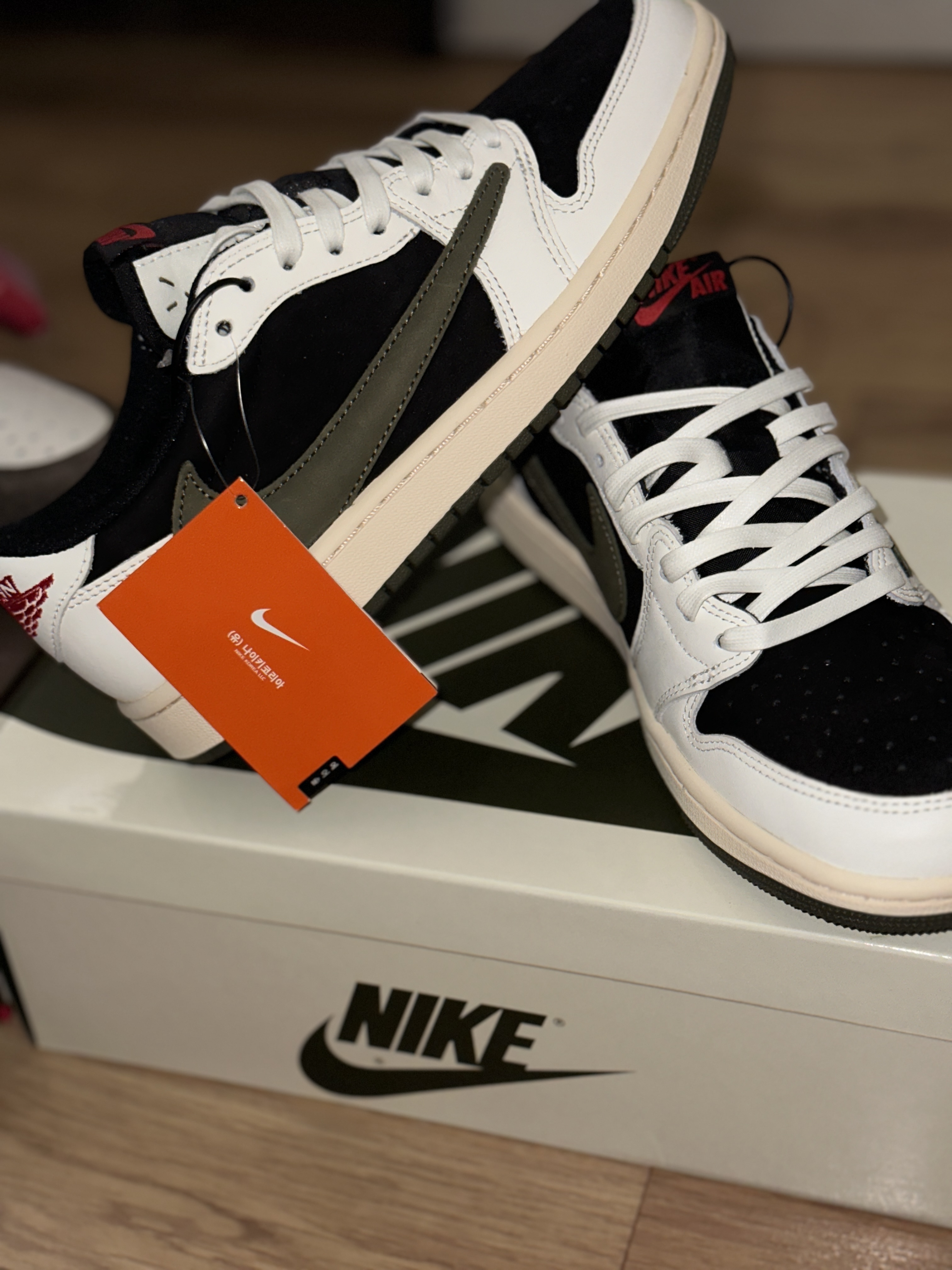 (W) Jordan 1 x Travis Scott Retro Low OG SP Medium Olive 착용 스타일
