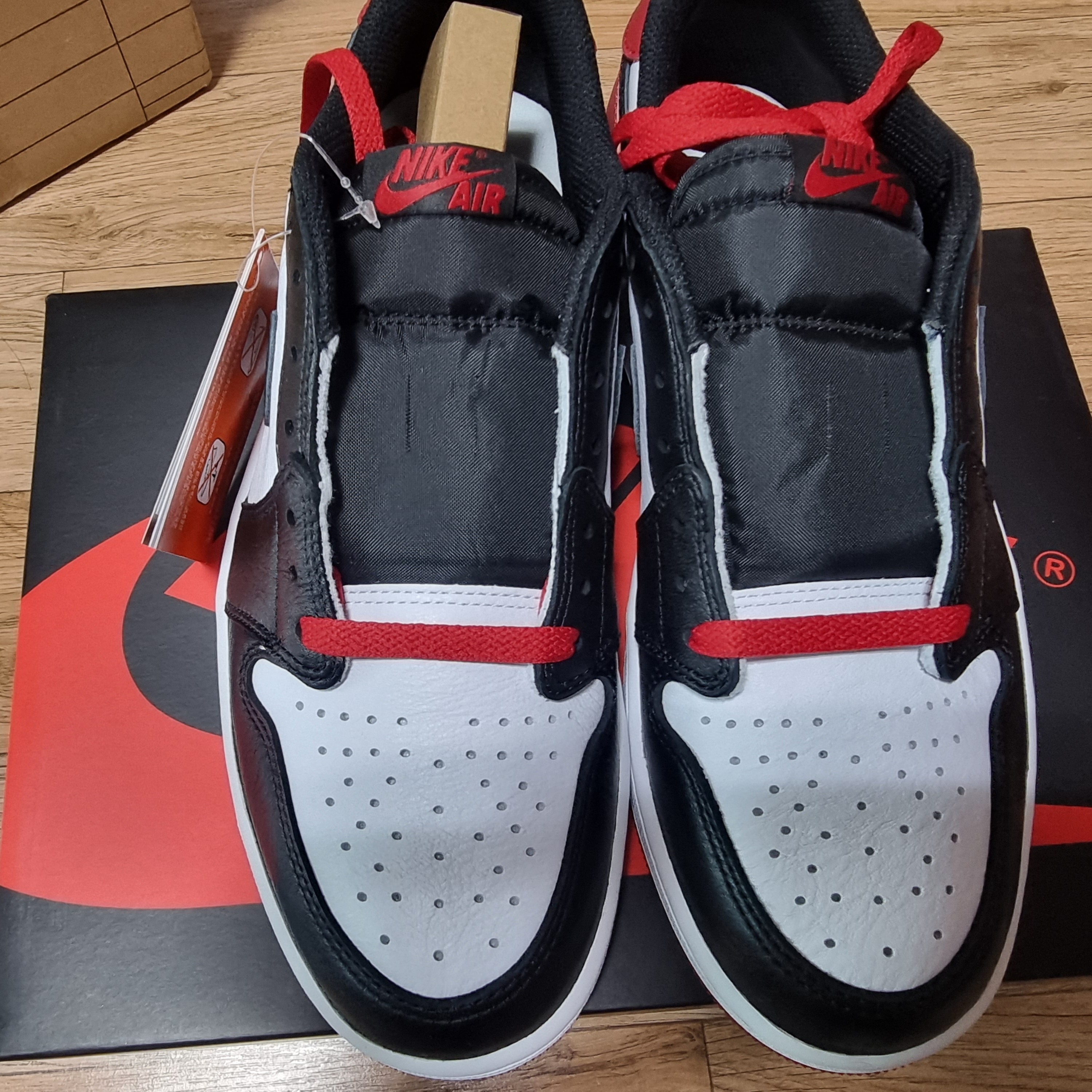 Jordan 1 Retro Low OG Black Toe 착용 스타일 - 3