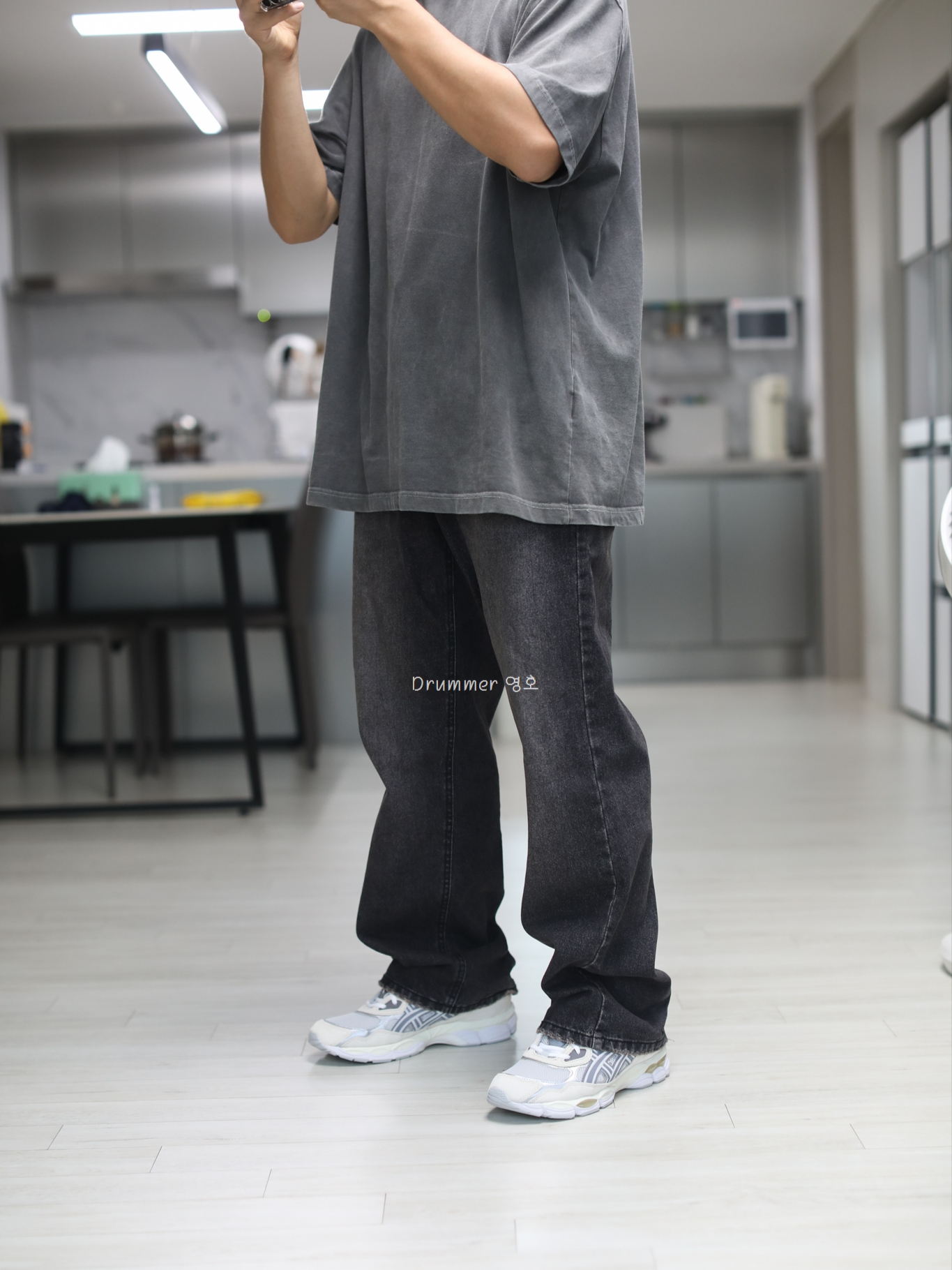 Asics Gel-NYC Concrete Oatmeal 착용 스타일 - 2