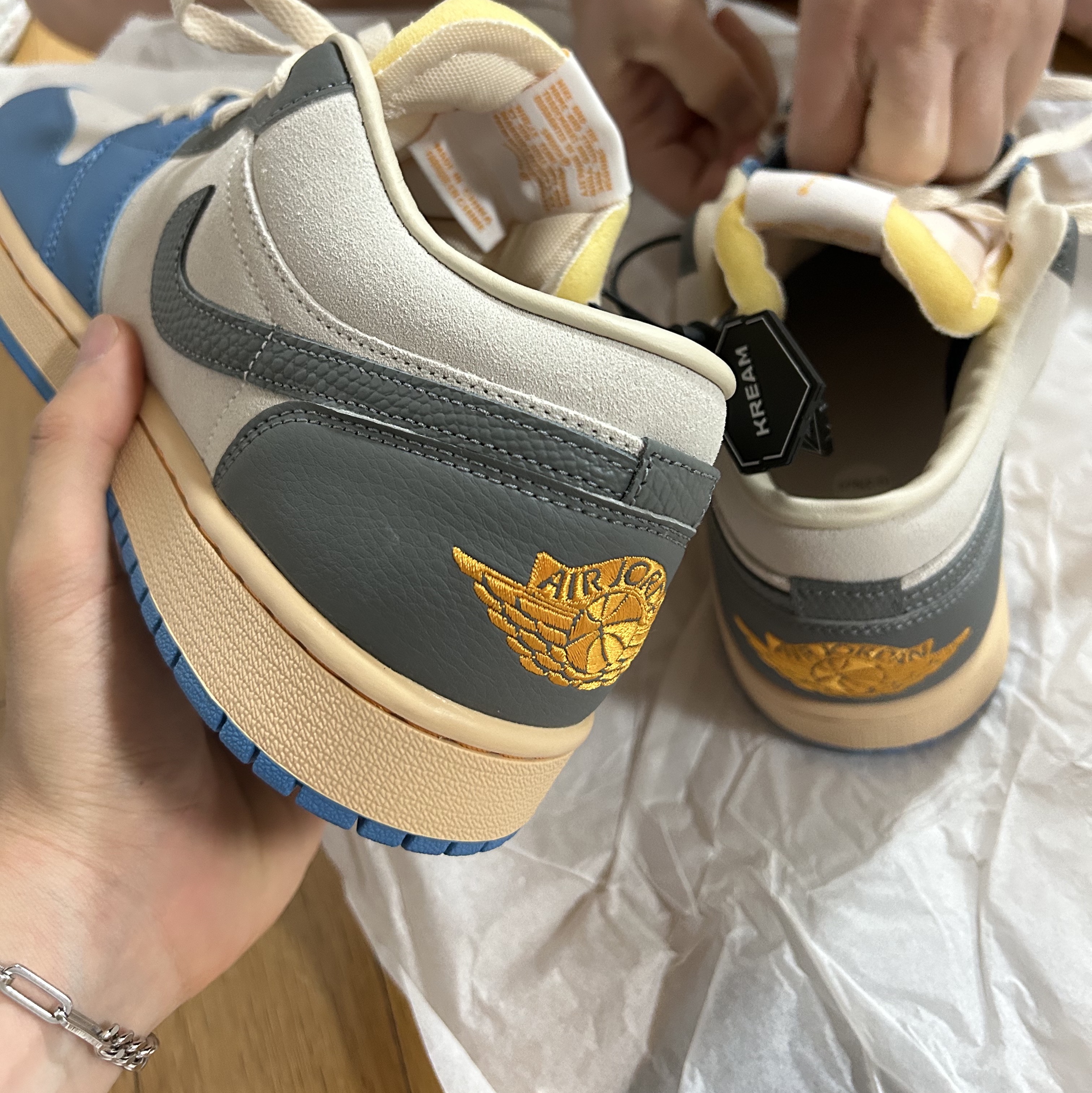Jordan 1 Low SE Tokyo 96 착용 스타일 - 3