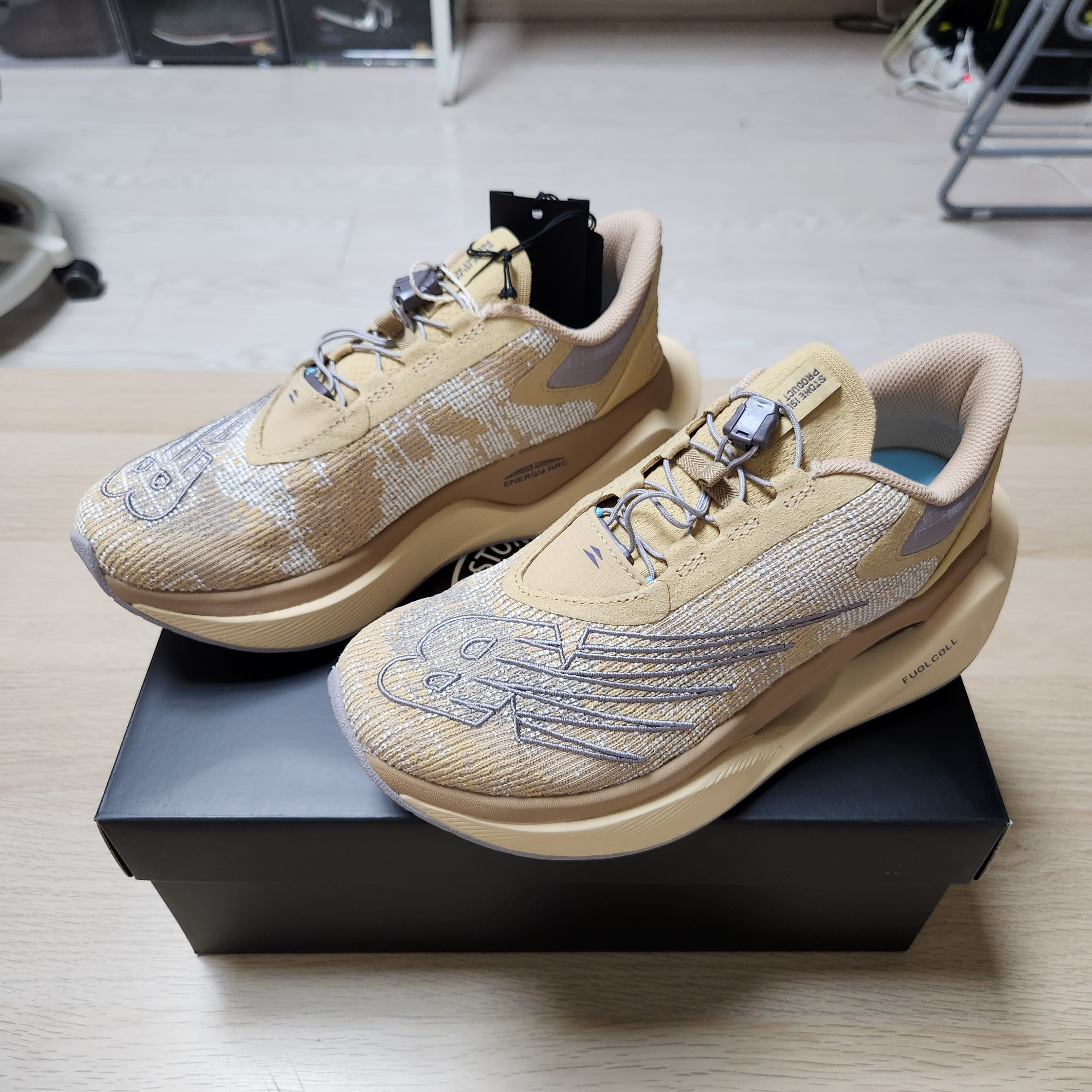 New Balance x Stone Island x Tokyo Design Studios FuelCell C1 Beige 착용 스타일 - 1
