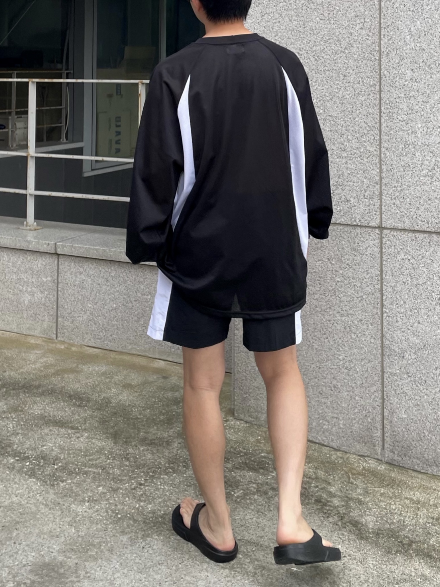 PAES Flipflop 01 Black 착용 스타일 - 4