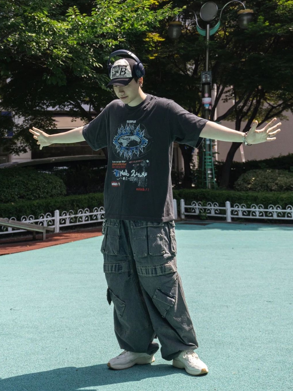 Ourpas x Bizzare Imagination Galleria Exclusive T-Shirt G-001 Infinity Charcoal, Ourpas x Bizzare Imagination Galleria Exclusive T-Shirt G-001 Infinity Black 착용 스타일