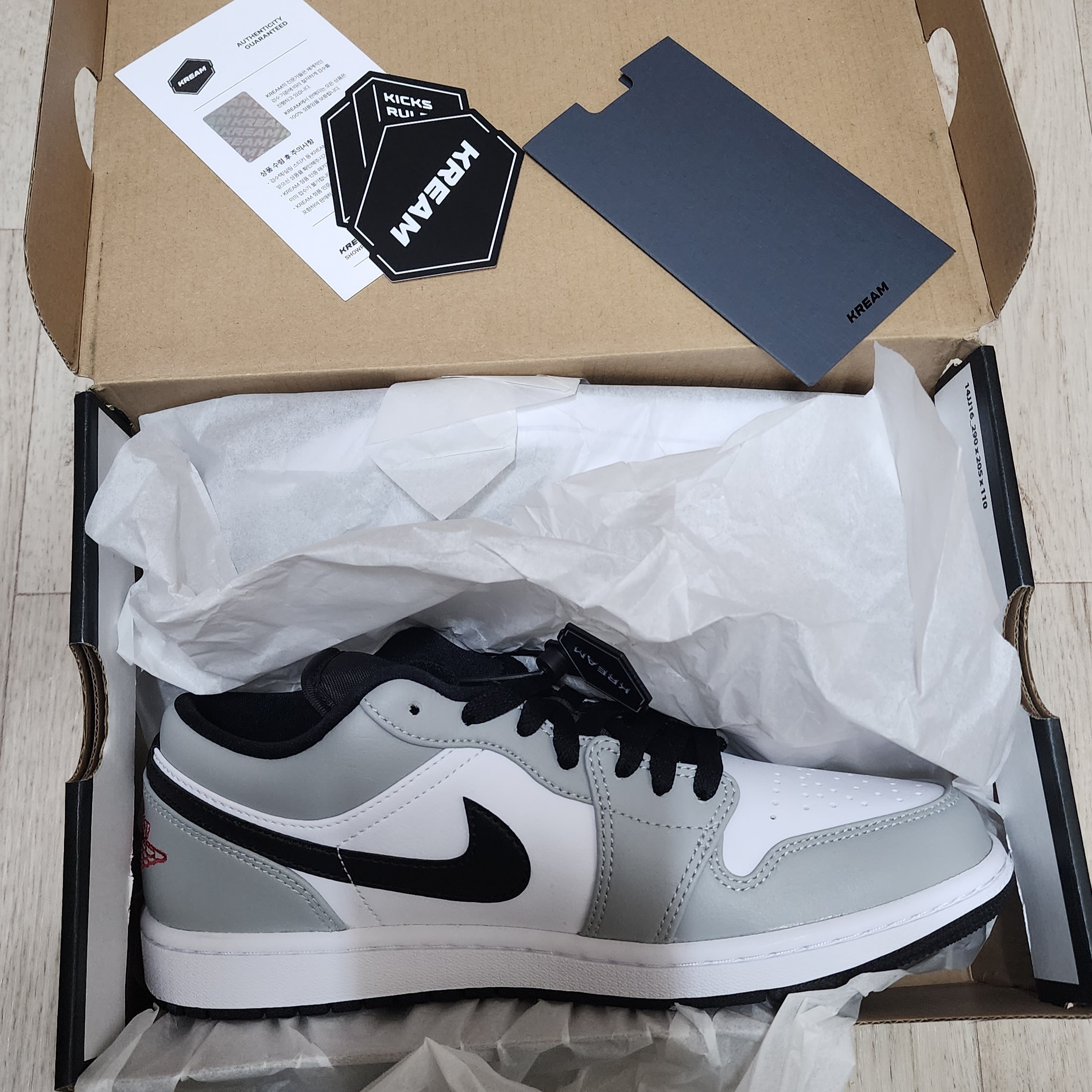 Jordan 1 Low Light Smoke Grey 착용 스타일 - 3