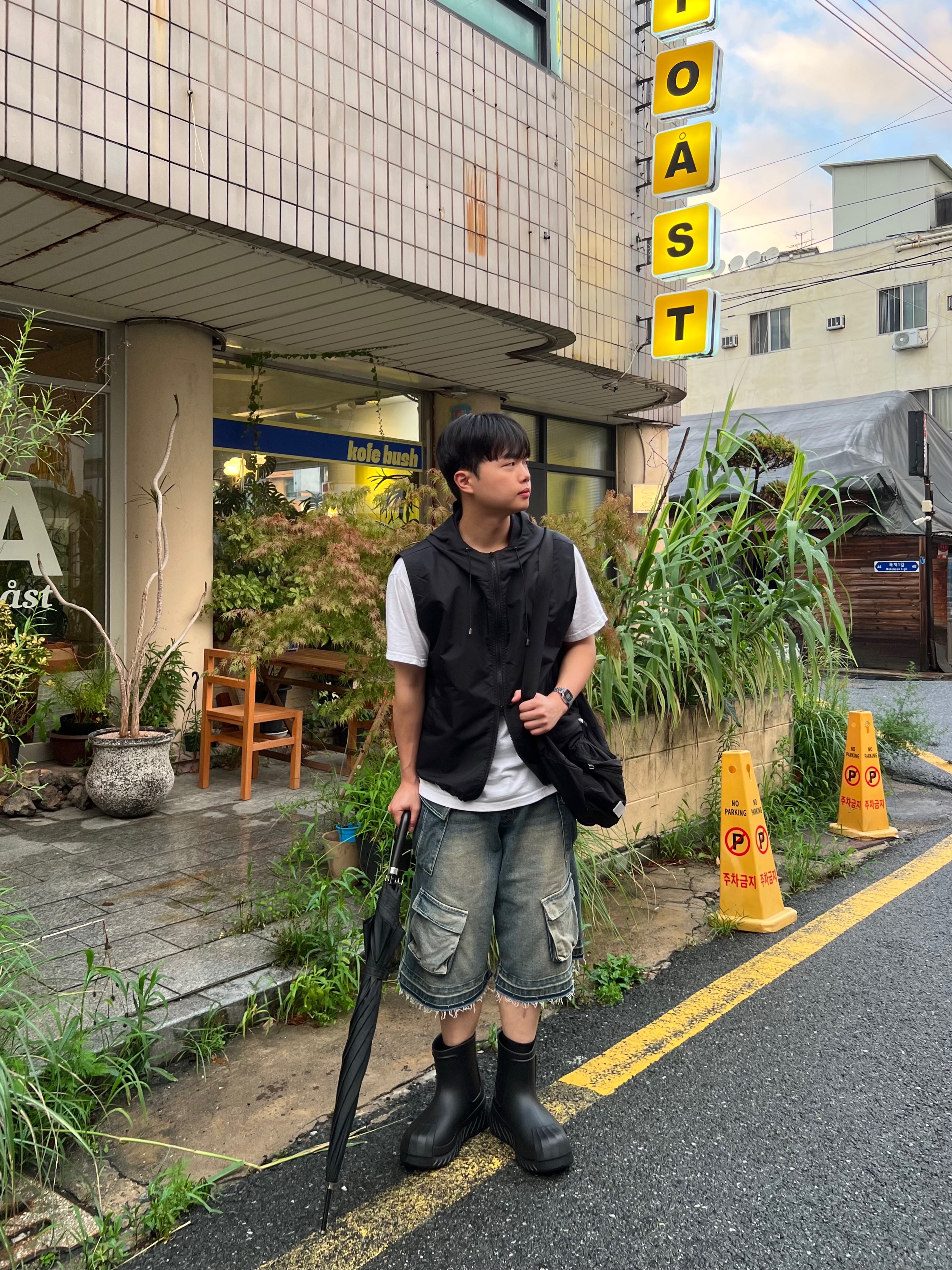Nos Couleurs Old Washed Cargo Denim Shorts Blue, (W) Adidas Adifom Superstar Boot Black 착용 스타일 - 3
