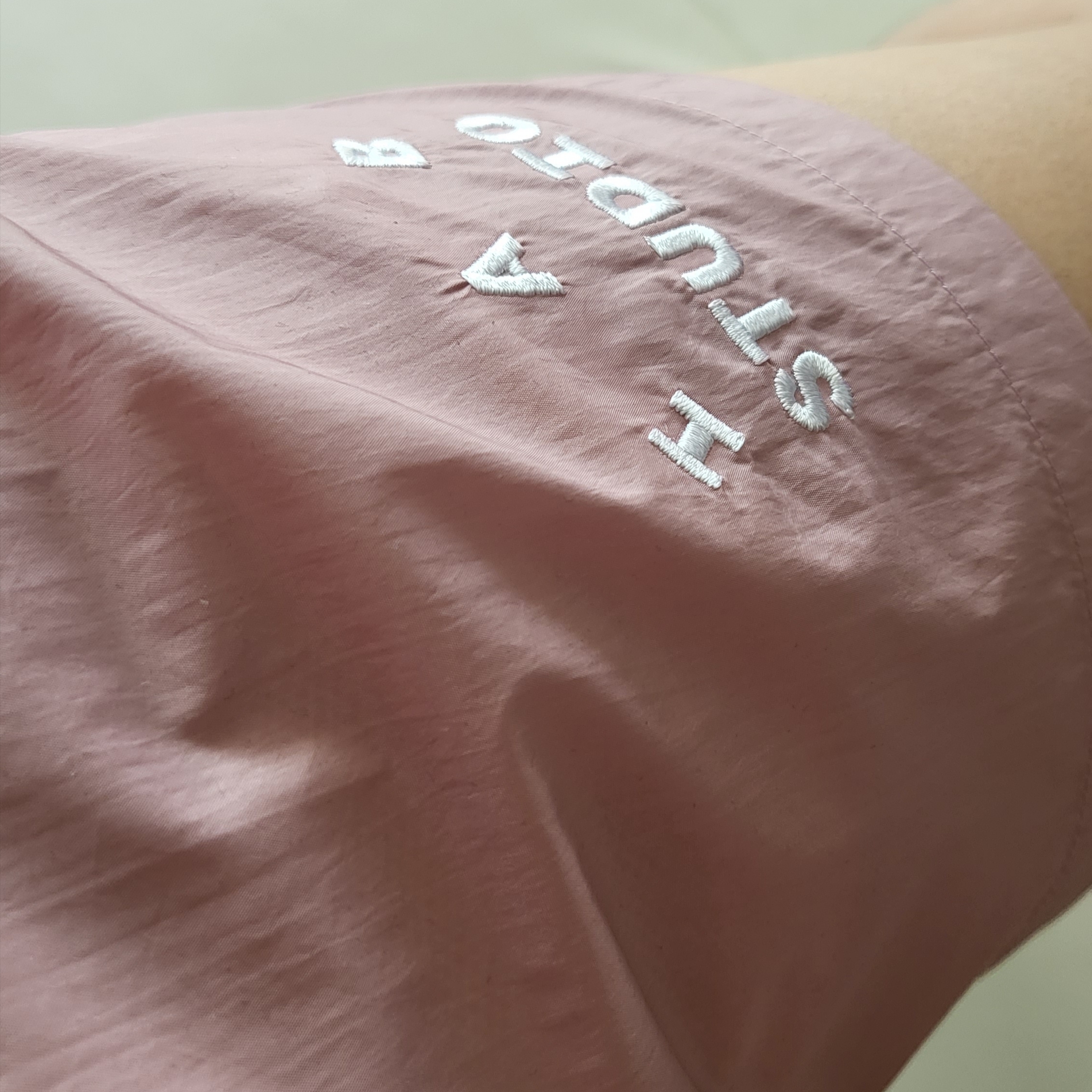 IAB Studio Woven Shorts Pink - The Hyundai Seoul Exclusive 착용 스타일