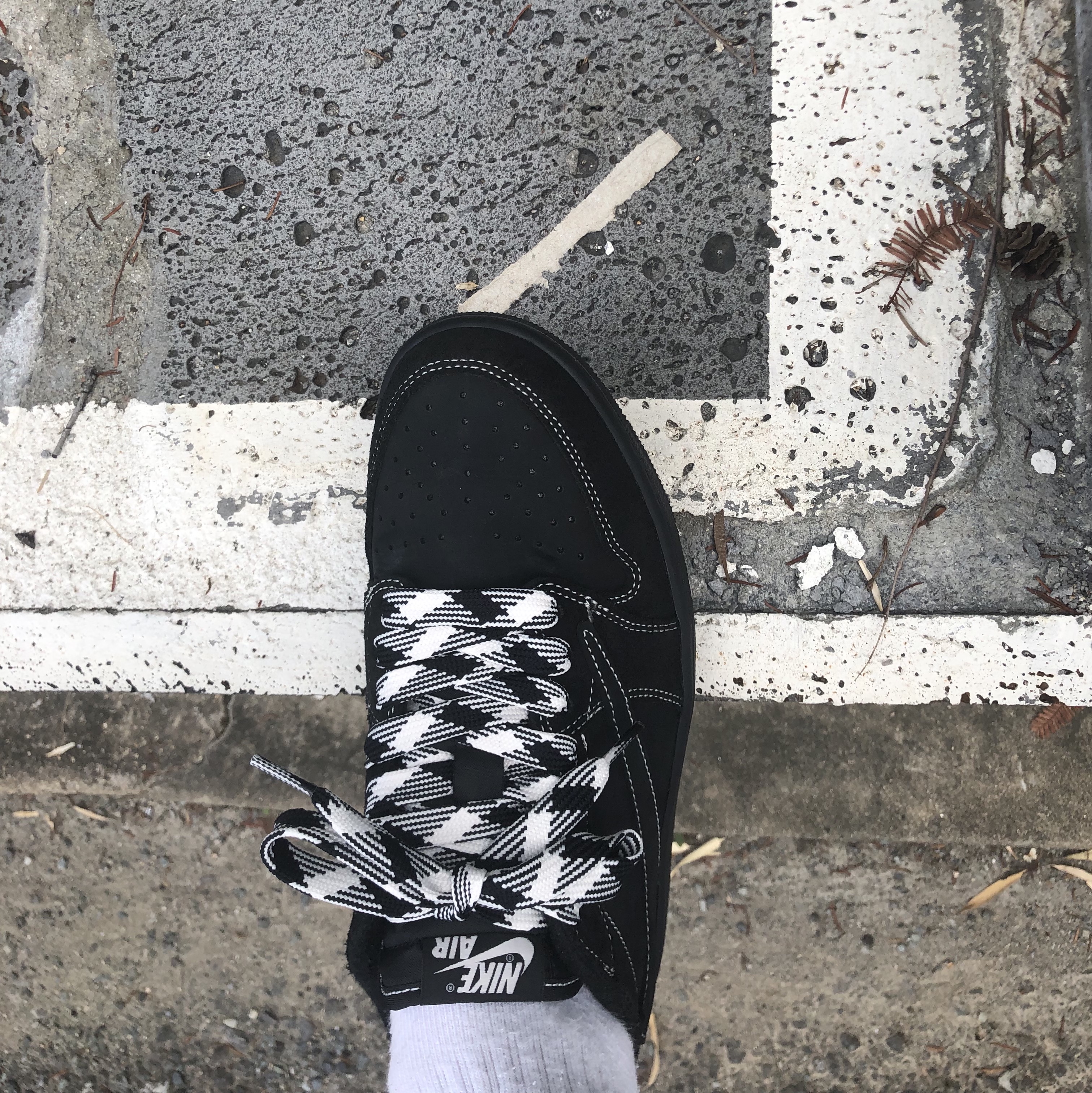 Jordan 1 x Travis Scott Retro Low OG SP Black Phantom 착용 스타일