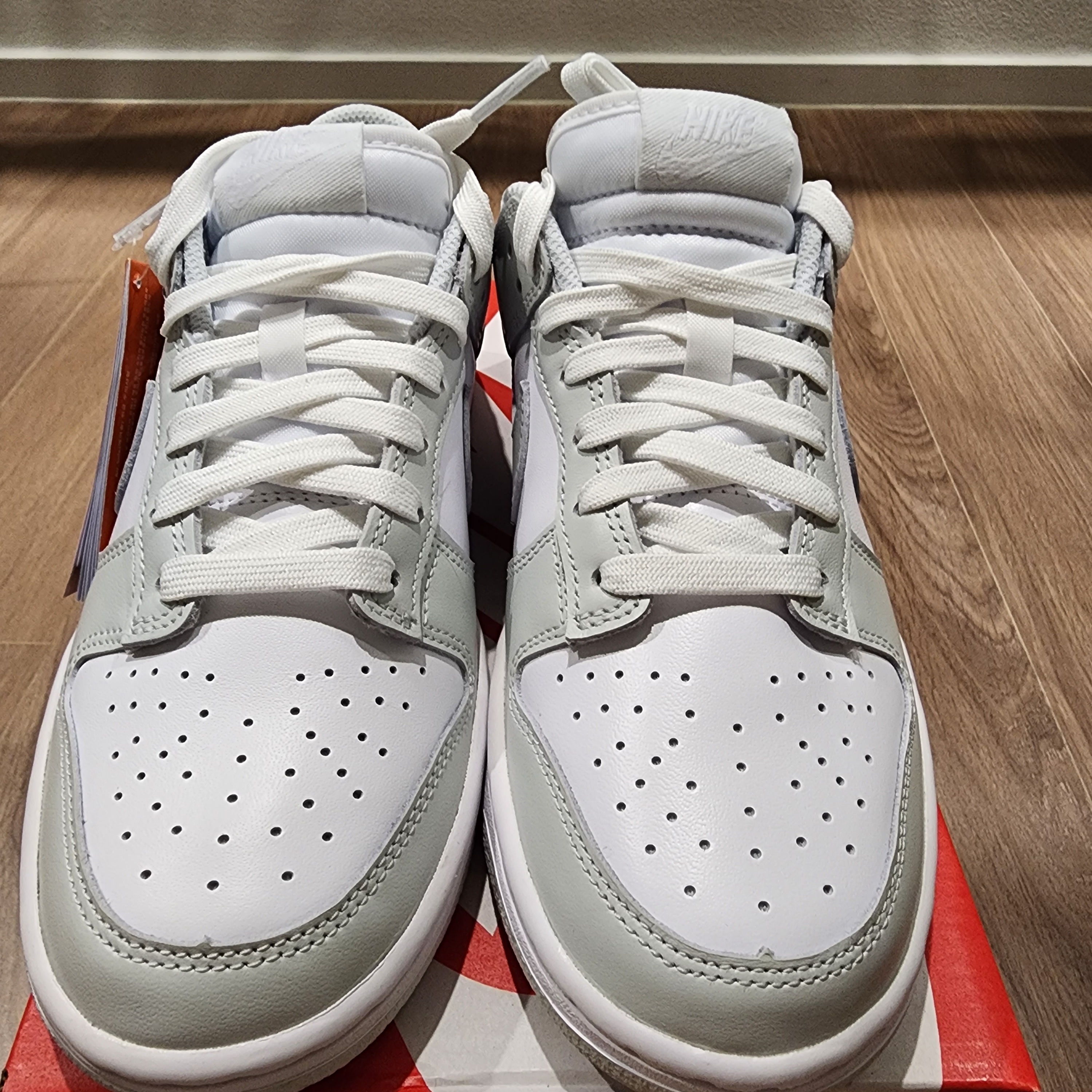 (W) Nike Dunk Low Photon Dust 착용 스타일 - 1