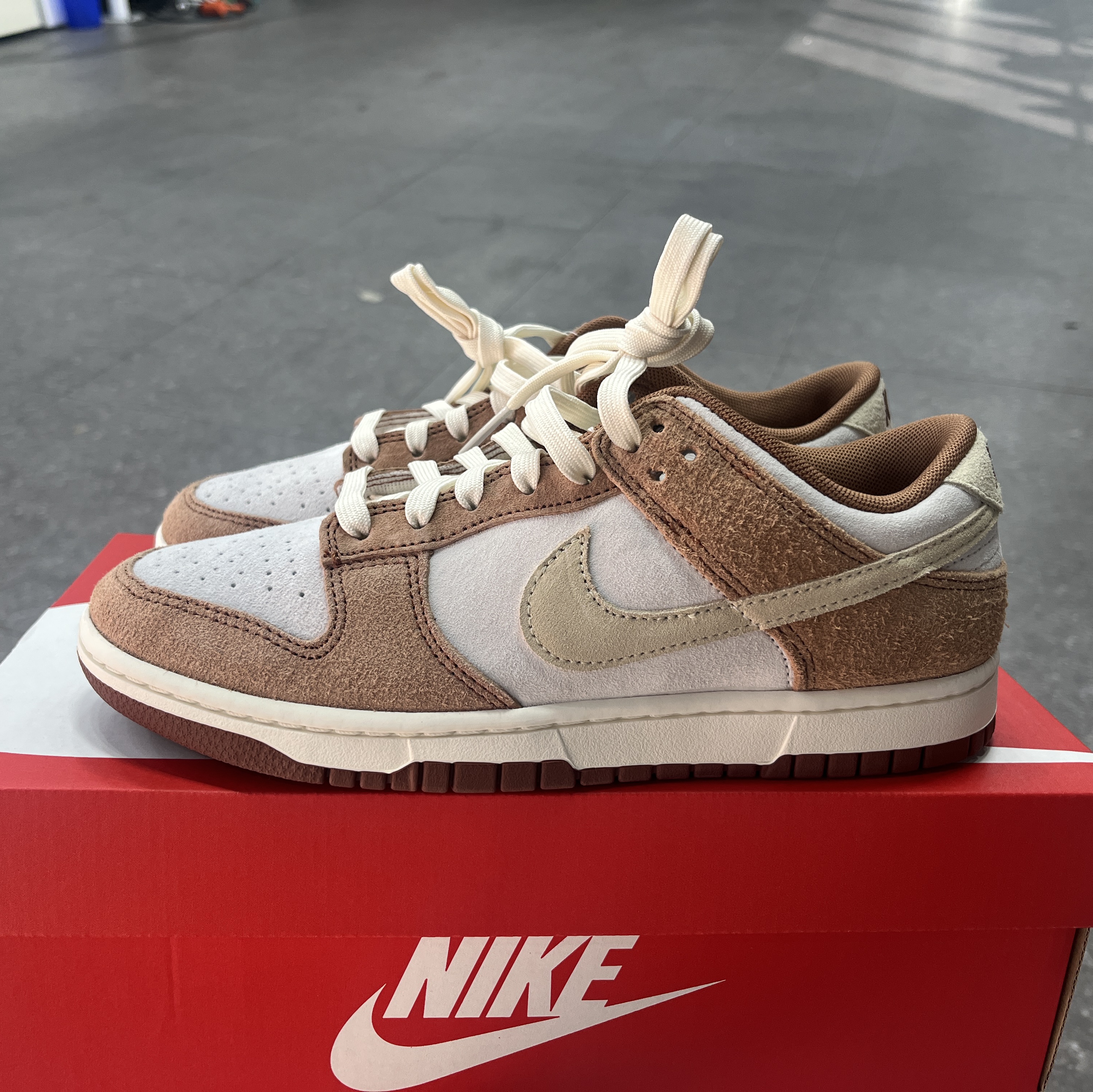 Nike Dunk Low Pro Premium Medium Curry 착용 스타일