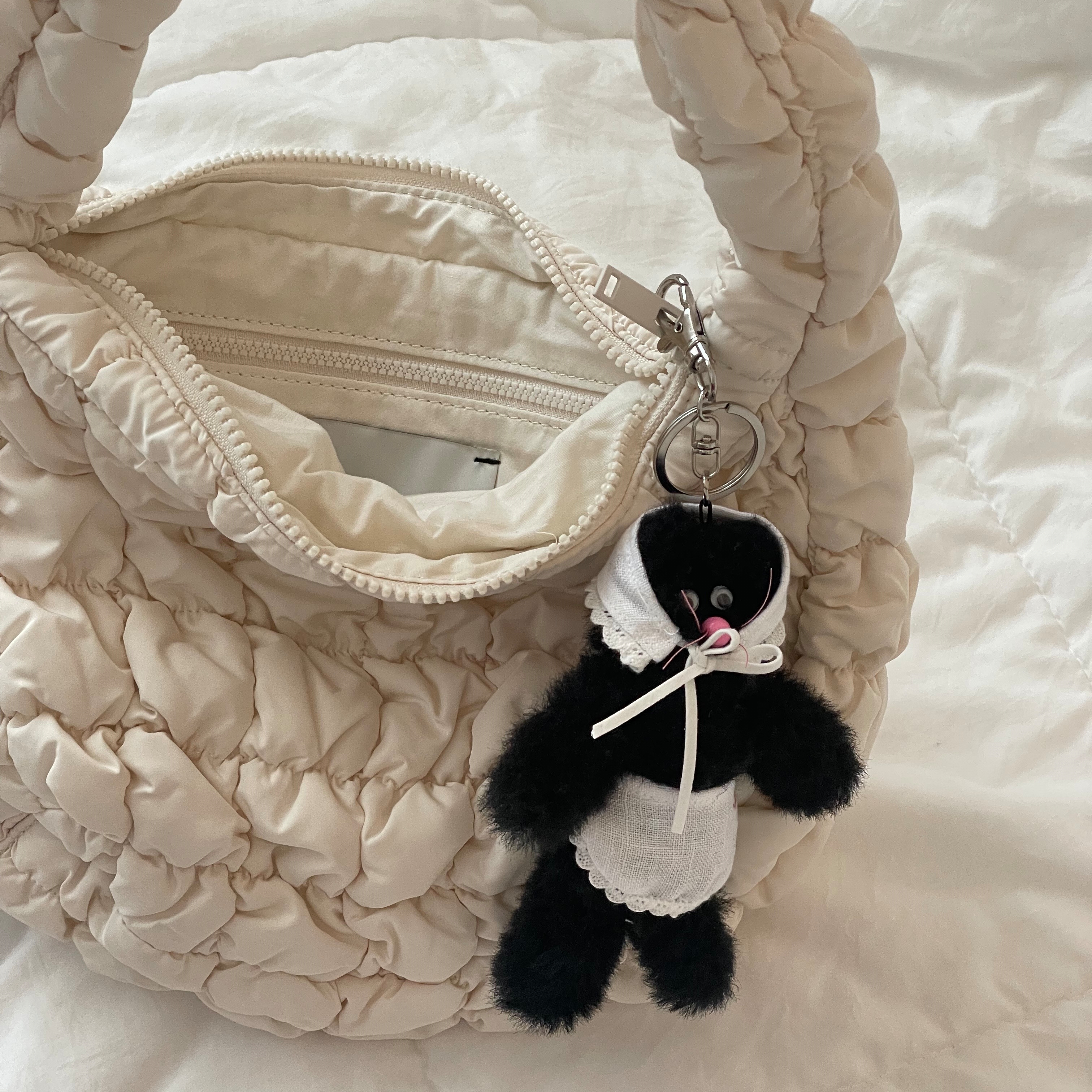 COS Quilted Mini Bag Cream, STU x Monamhee Stu 착용 스타일