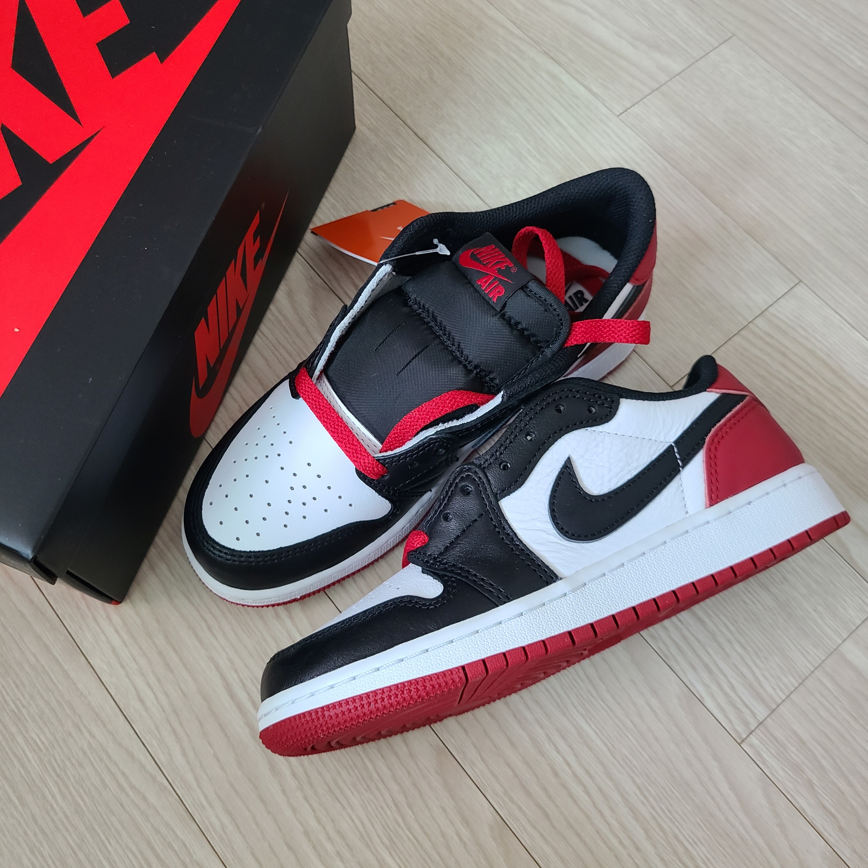 (GS) Jordan 1 Retro Low OG Black Toe 착용 스타일 - 2