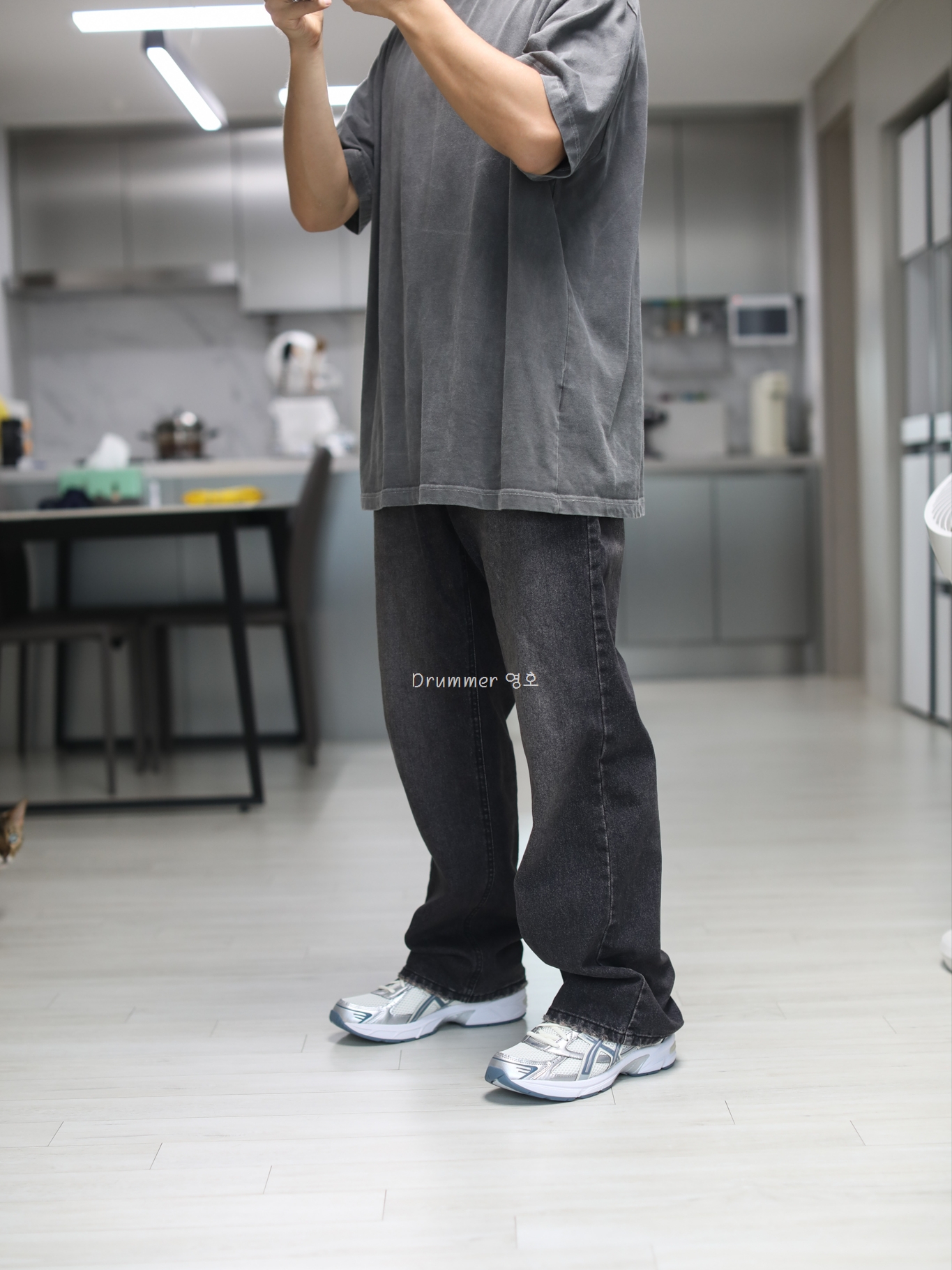 Asics Gel-1130 Cream Ironclad 착용 스타일