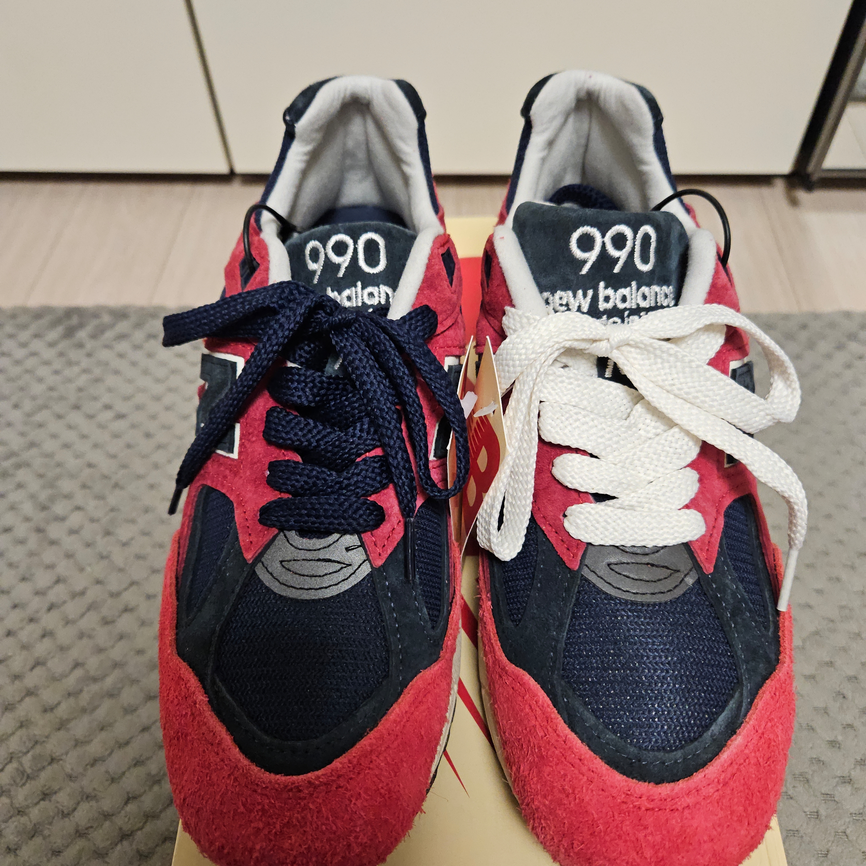 New Balance 990v2 Made in USA Chrysanthemum Navy 착용 스타일 - 1