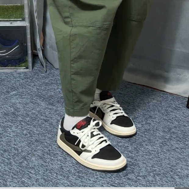 (W) Jordan 1 x Travis Scott Retro Low OG SP Medium Olive 착용 스타일