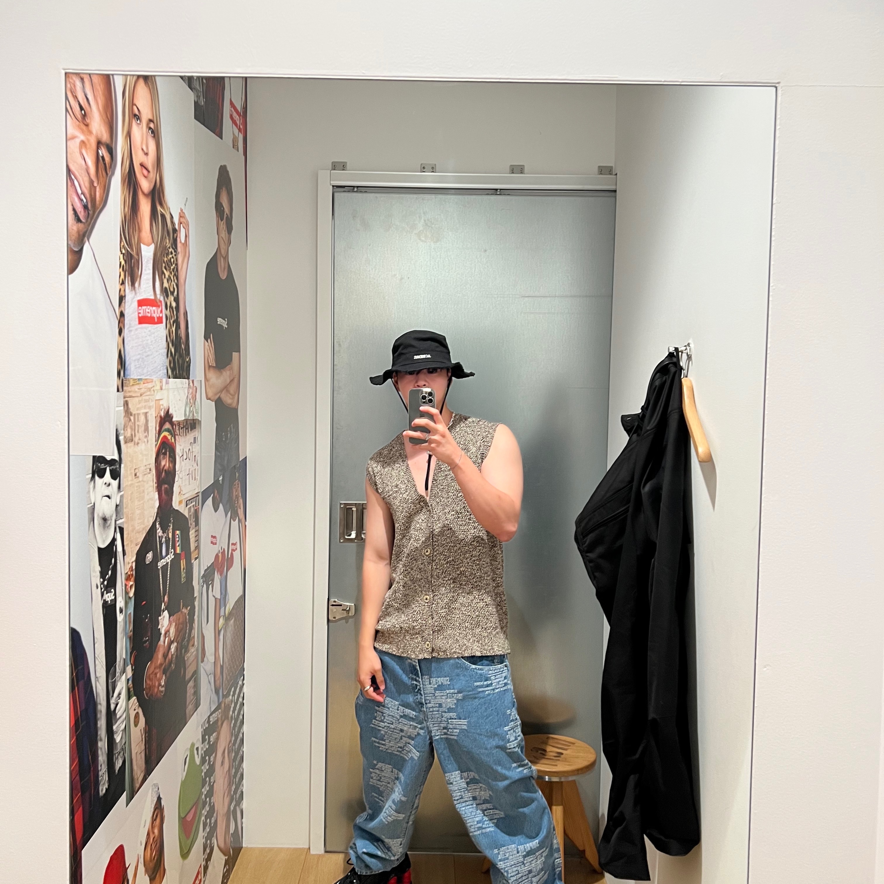 Jacquemus Le Bob Artichaut Bucket Hat Black 착용 스타일 - 2