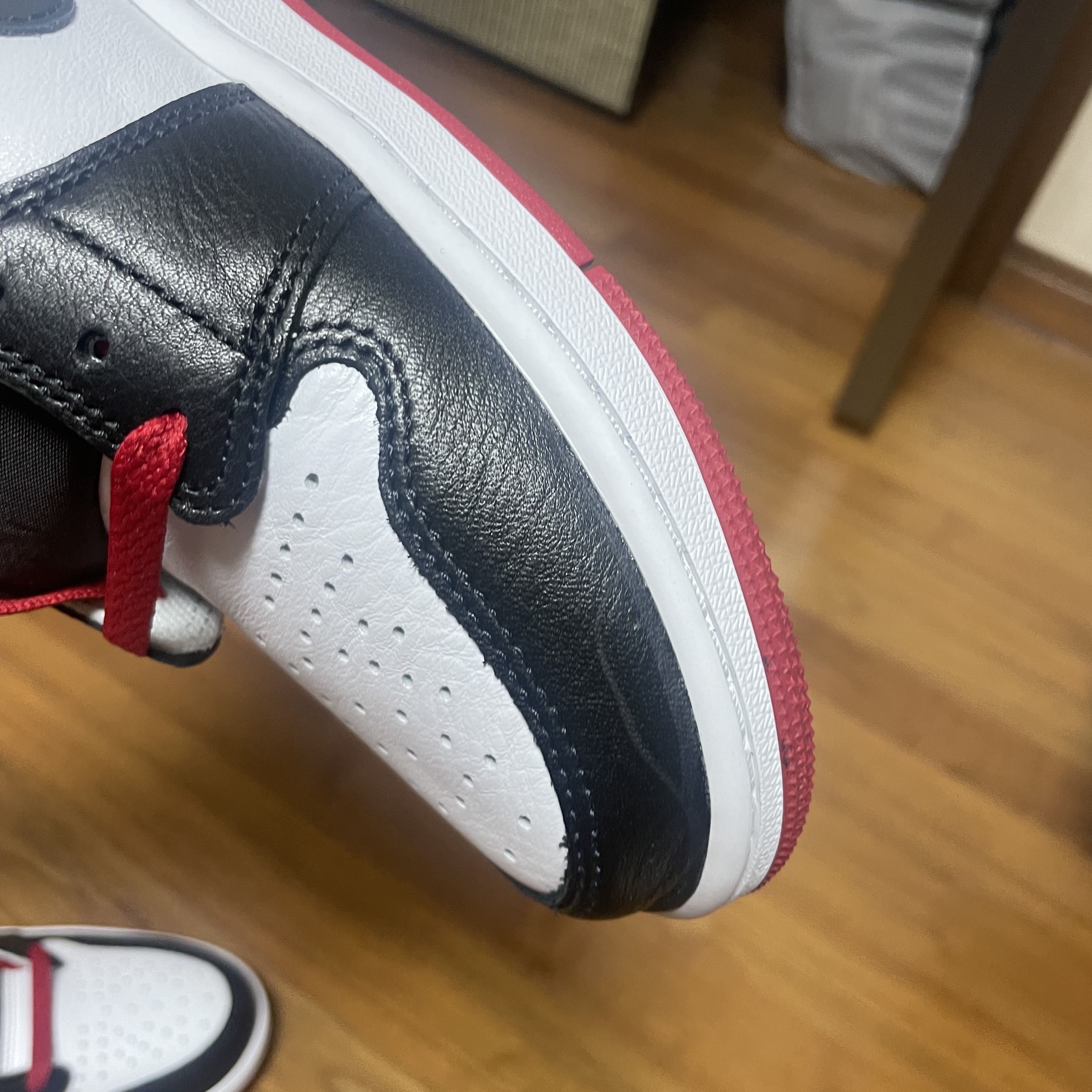 Jordan 1 Retro Low OG Black Toe 착용 스타일 - 3