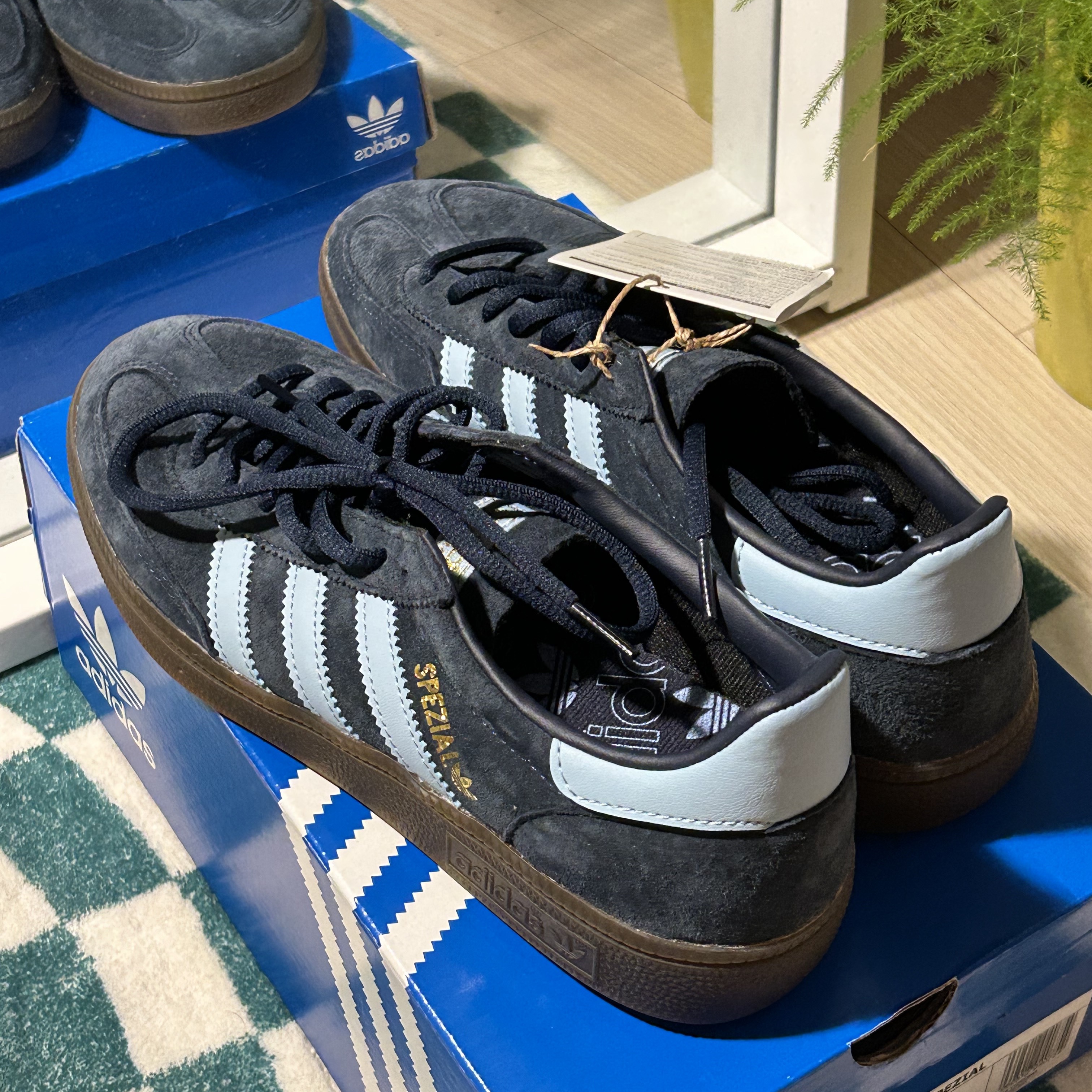 Adidas Spezial Handball Collegiate Navy 착용 스타일