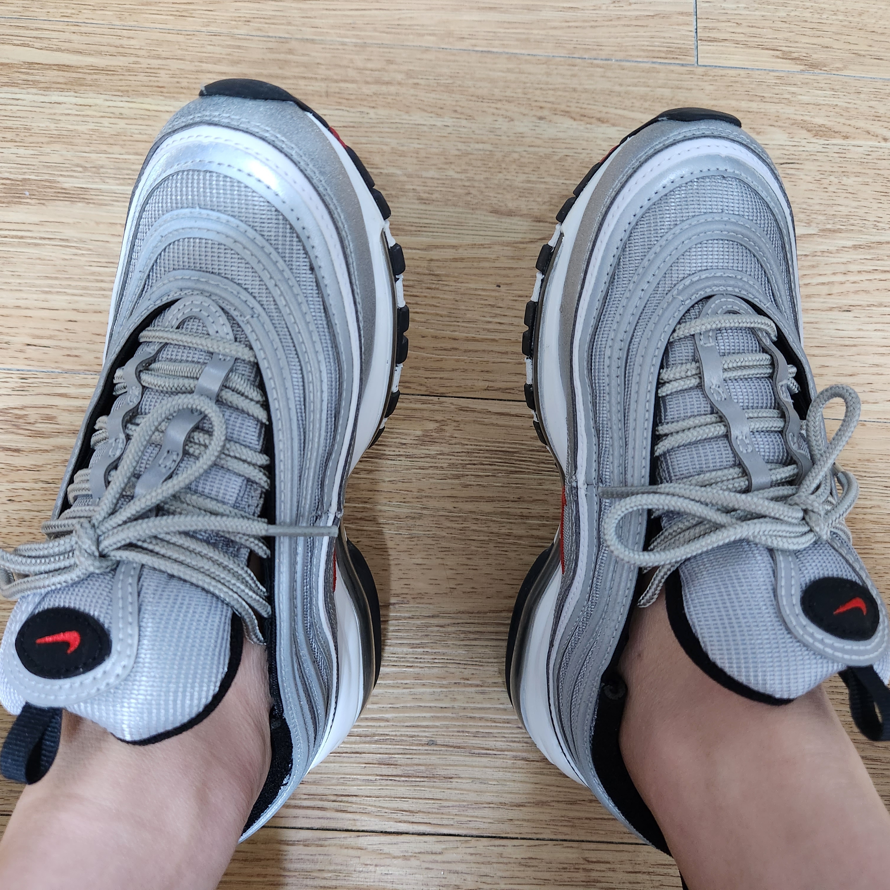 (W) Nike Air Max 97 OG Silver Bullet 2022 착용 스타일 - 2