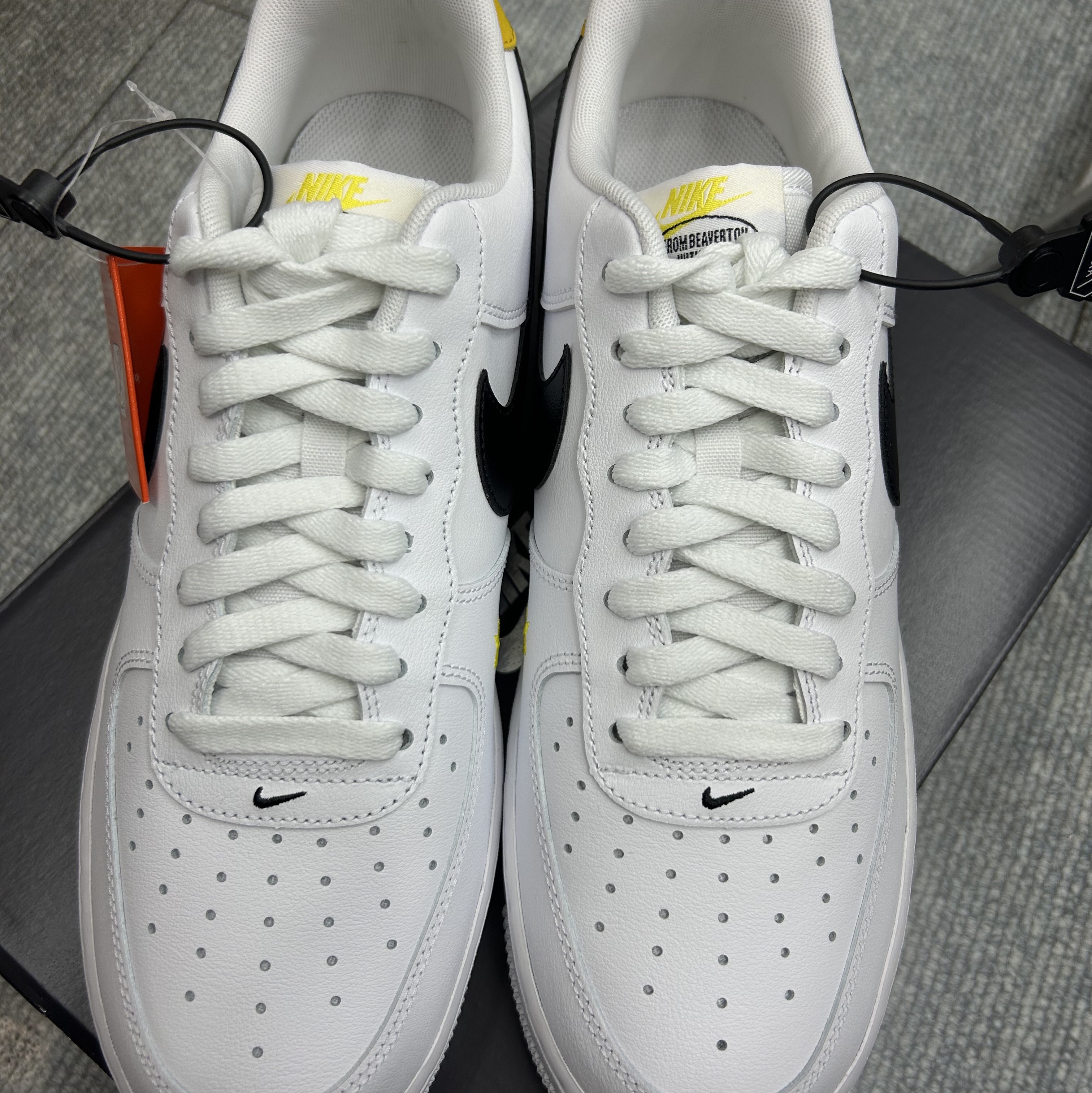 Nike Air Force 1 '07 LV8 2 Have a Nike Day 착용 스타일 - 1