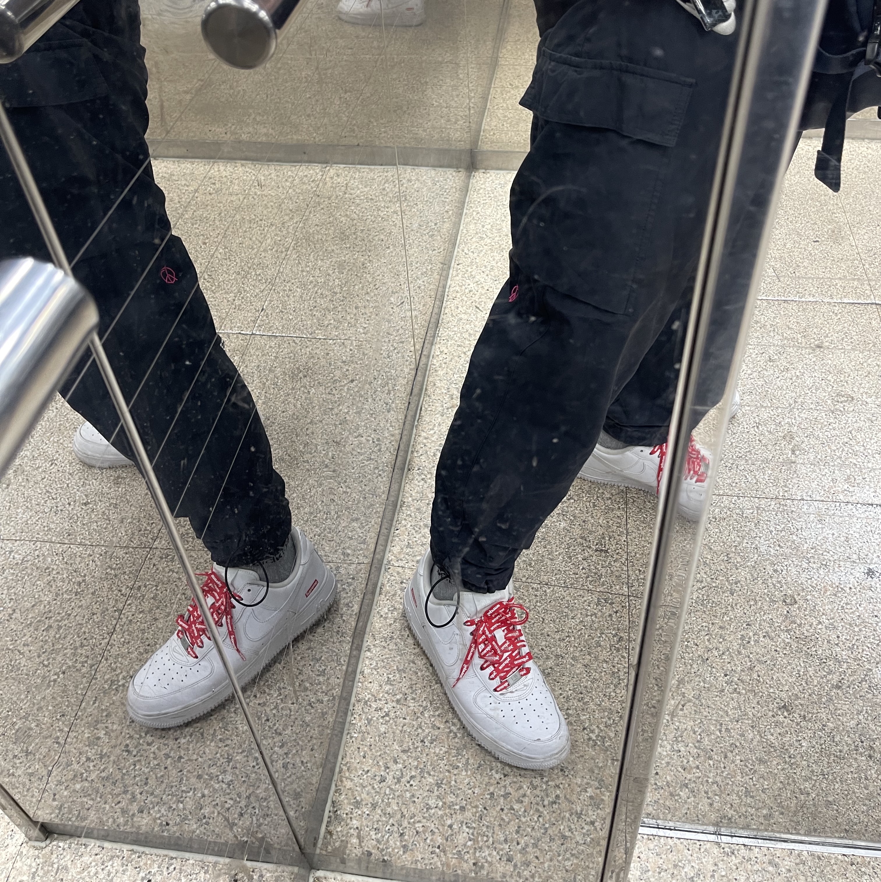Nike x Supreme Air Force 1 Low White 착용 스타일