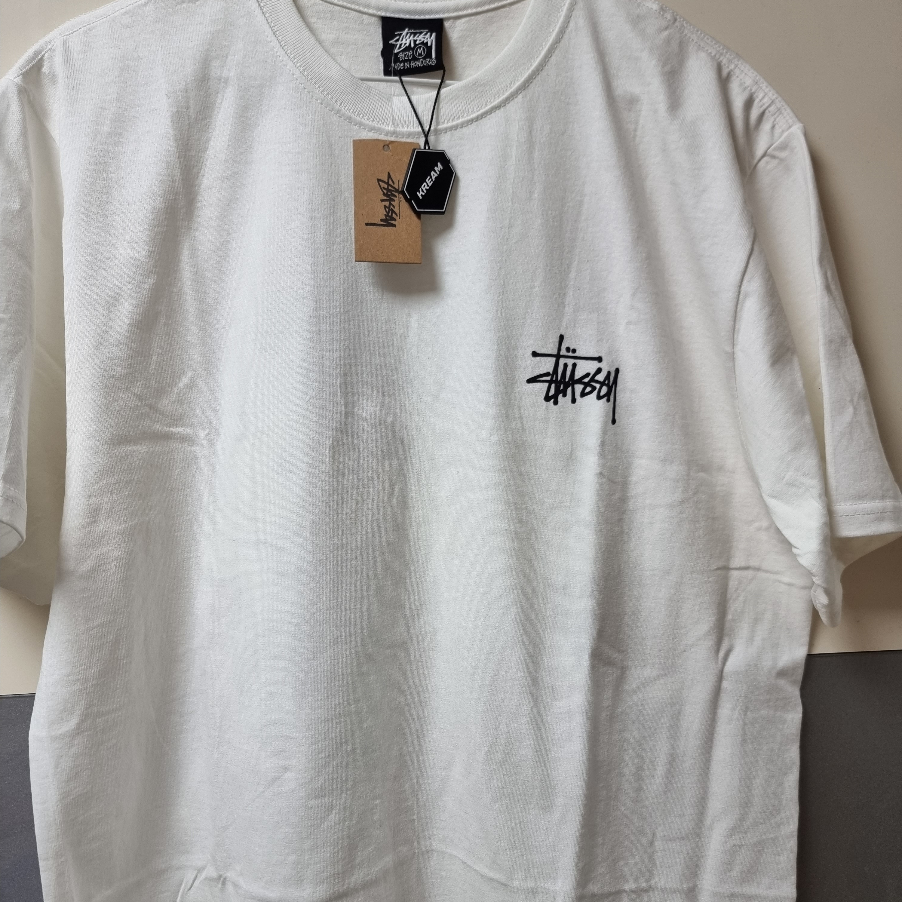 Stussy Melted T-Shirt White 착용 스타일 - 1