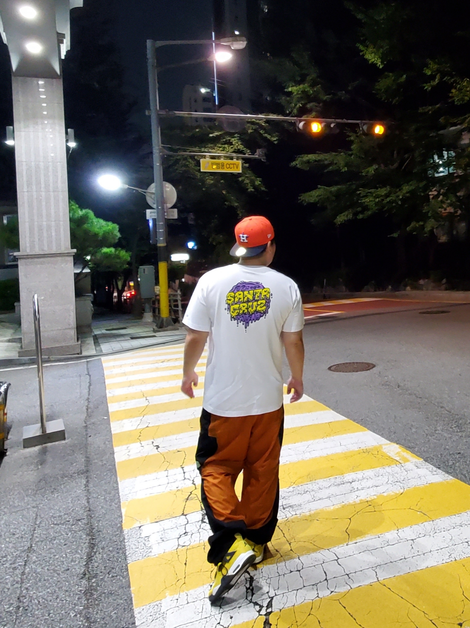 Jordan 4 Retro Tour Yellow 착용 스타일