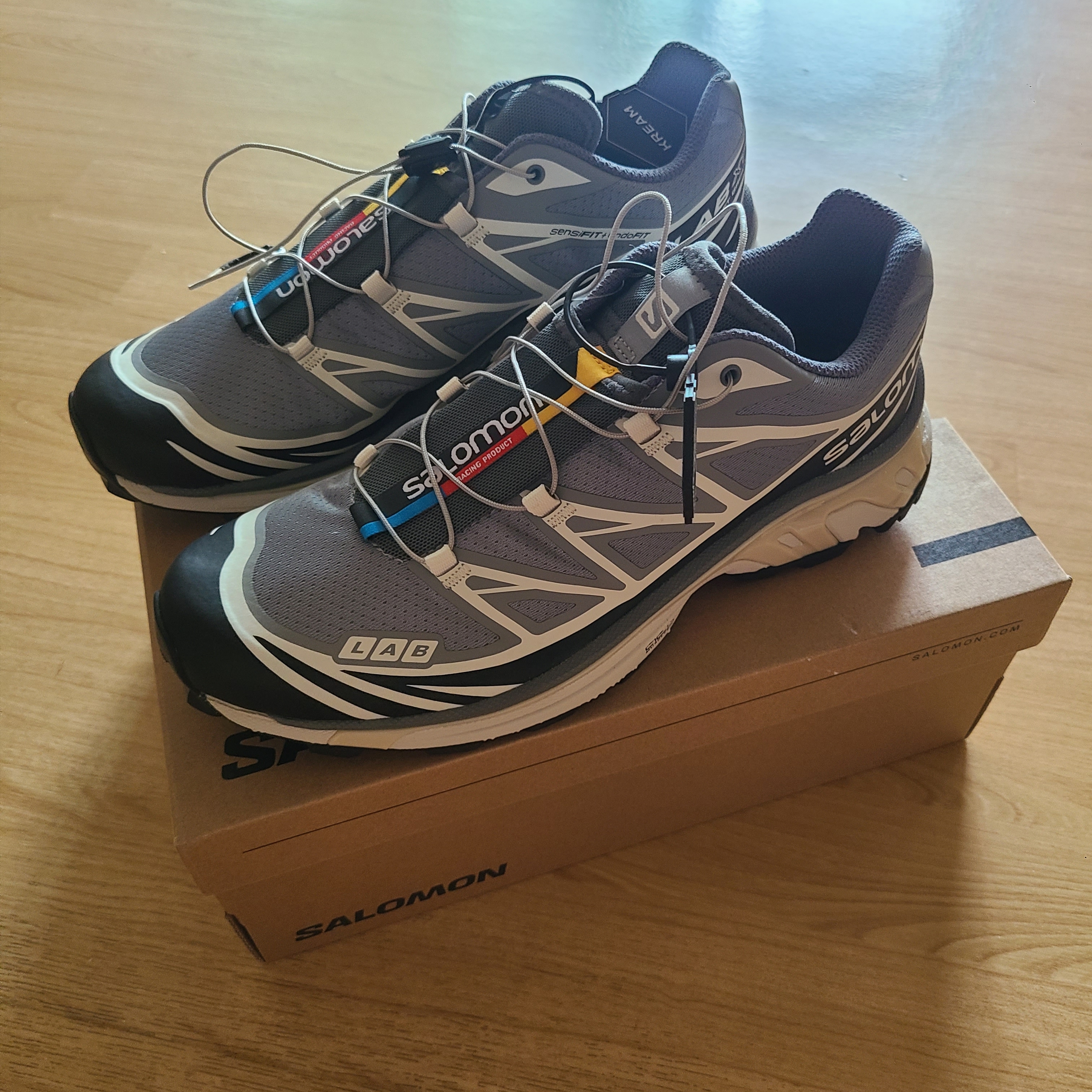 Salomon XT-6 Recut Phantom Vanilla Ice 착용 스타일