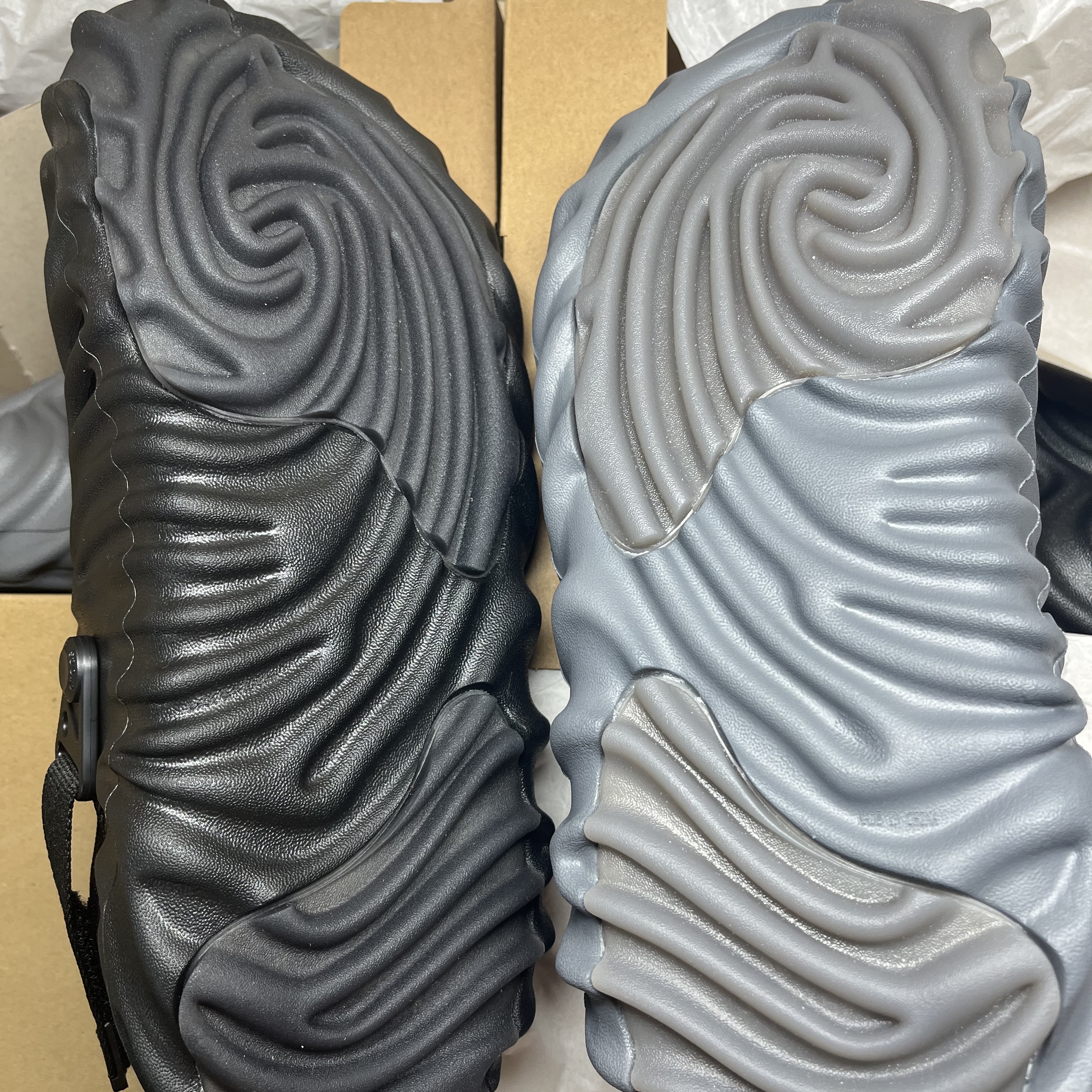 Crocs x Salehe Bembury Pollex Clog Sasquatch, Crocs x Salehe Bembury Pollex Clog Niagara 착용 스타일 - 4