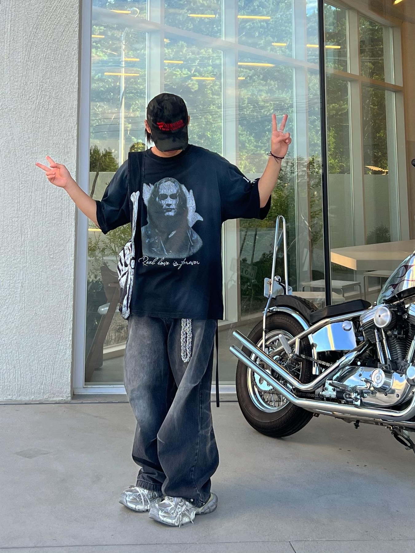 Project G/R Crow Worldtour T-Shirt Washed Black, Balenciaga 3XL Sneakers Light Beige 착용 스타일 - 3