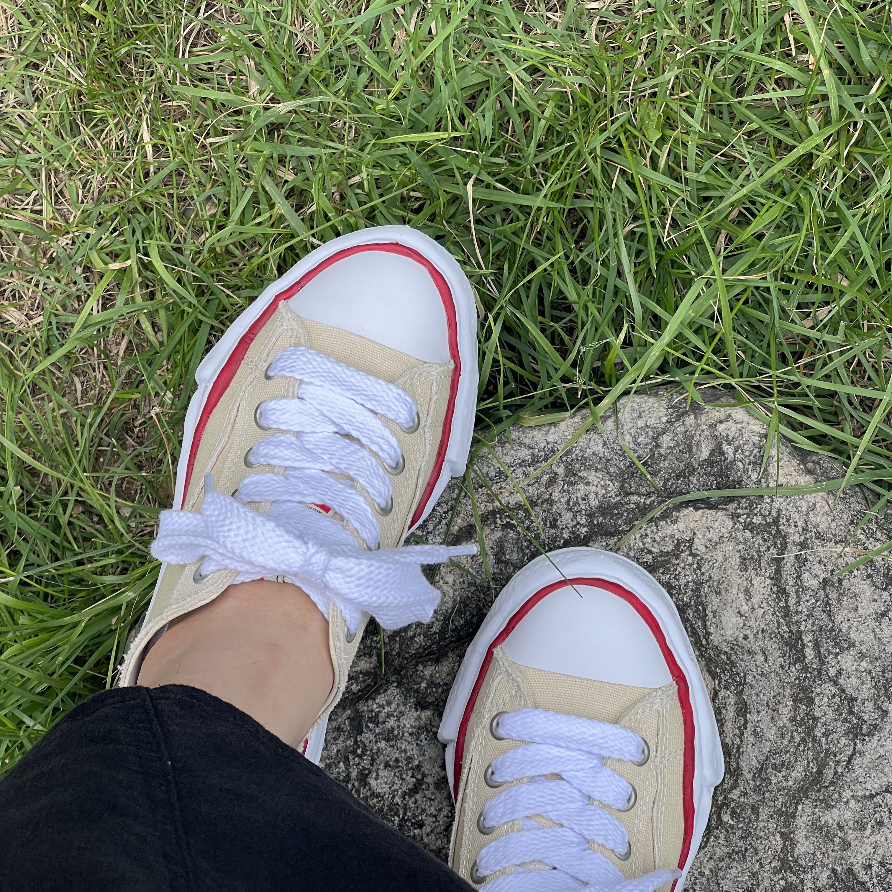 Maison Mihara Yasuhiro Peterson OG Sole Canvas Low-top Sneakers Natural 착용 스타일 - 2