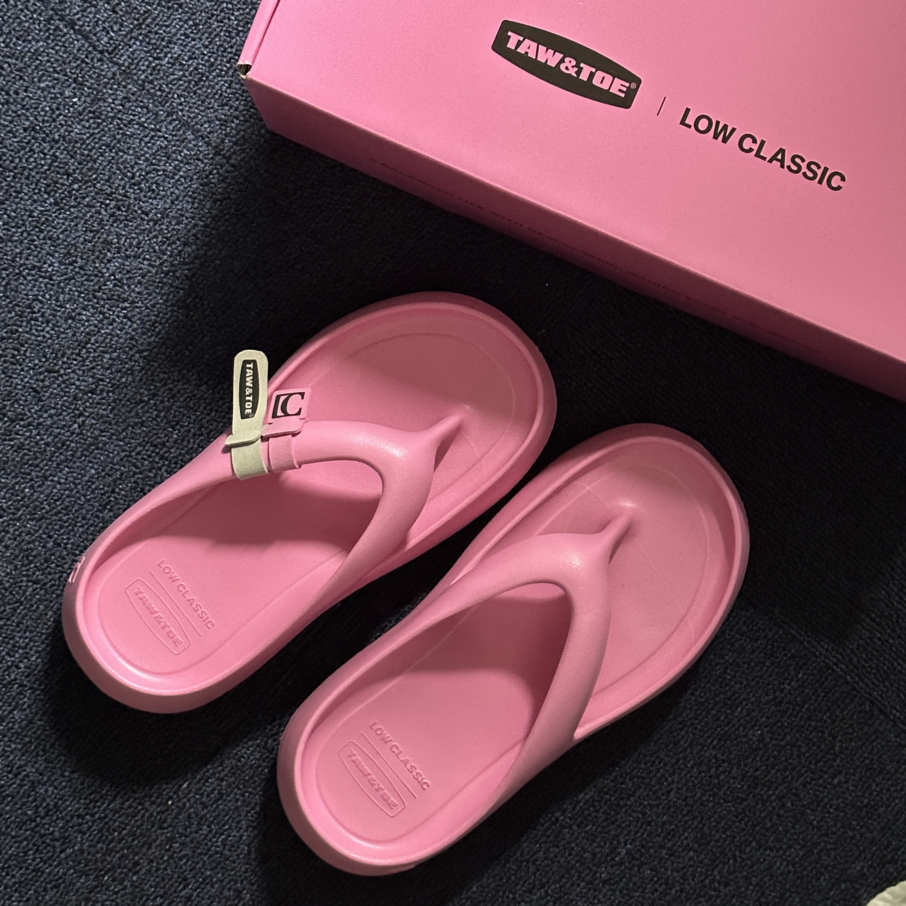 Taw&Toe x Low Classic Platform Flip Flop Pink 착용 스타일