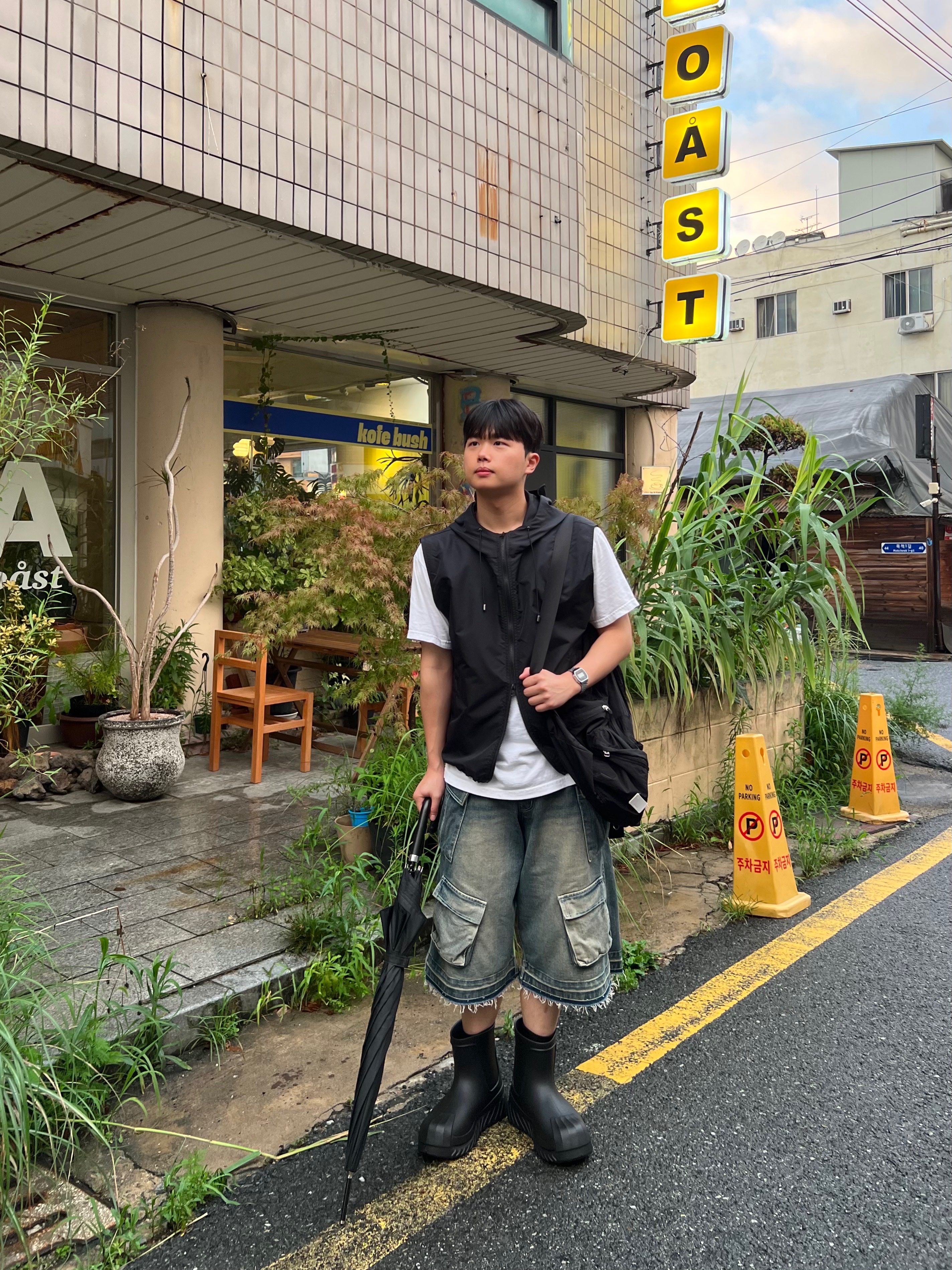 Nos Couleurs Old Washed Cargo Denim Shorts Blue, (W) Adidas Adifom Superstar Boot Black 착용 스타일 - 4