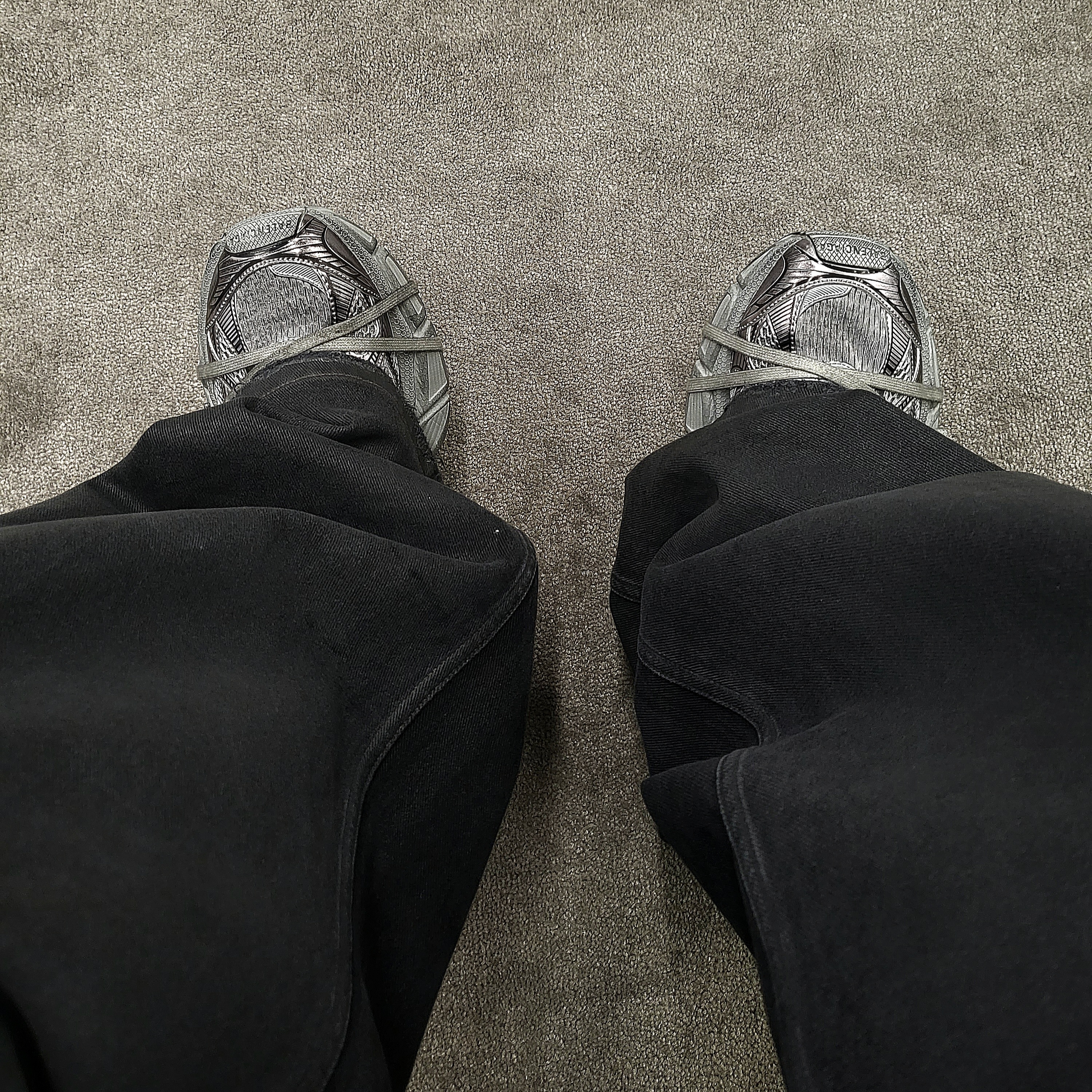 Balenciaga 3XL Sneakers Grey Black 착용 스타일