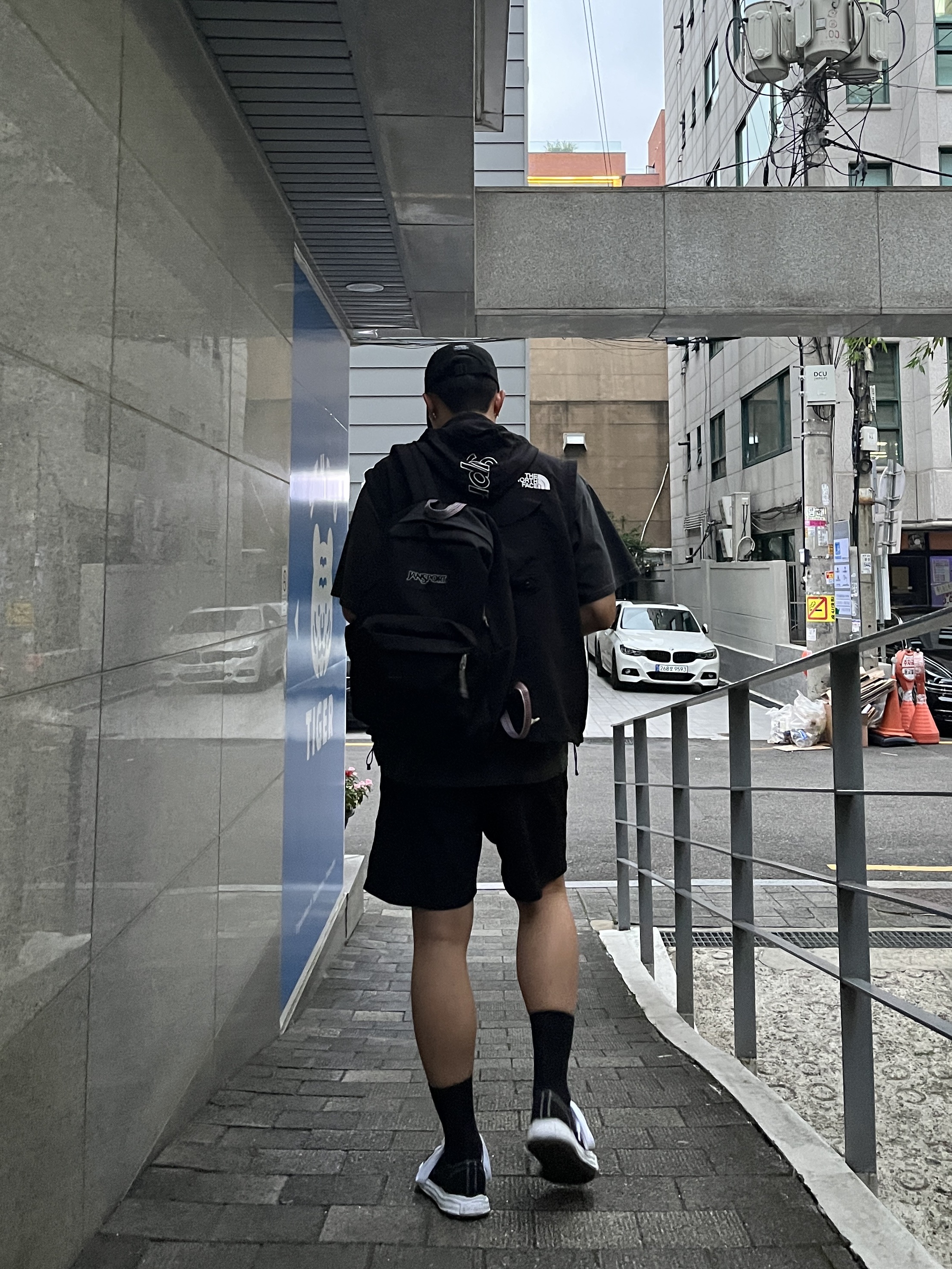 Supreme x The North Face Trekking Convertible Jacket Black - 22SS, Maison Mihara Yasuhiro Peterson OG Sole Canvas Low Sneakers Black 착용 스타일 - 4