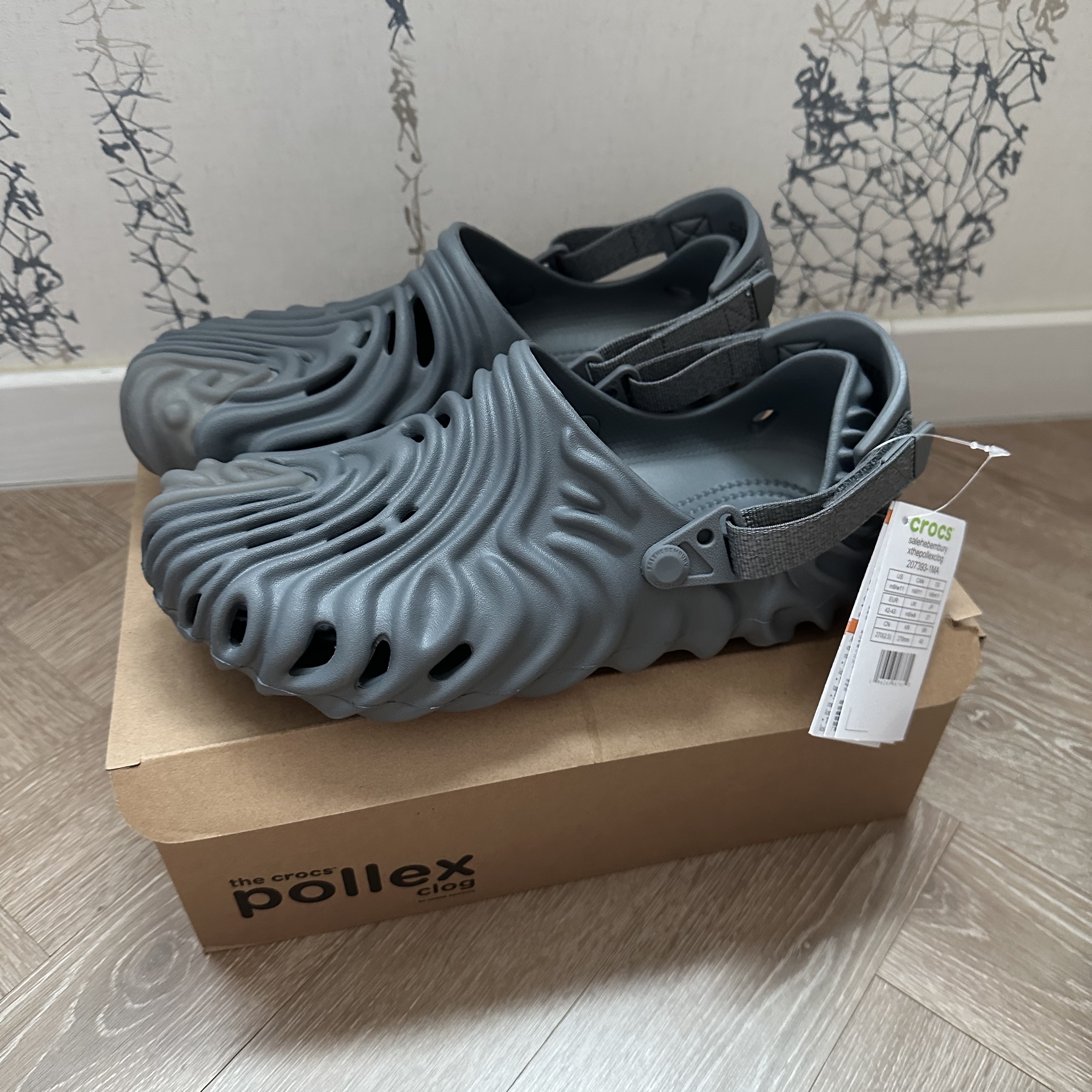 Crocs x Salehe Bembury Pollex Clog Niagara 착용 스타일 - 2