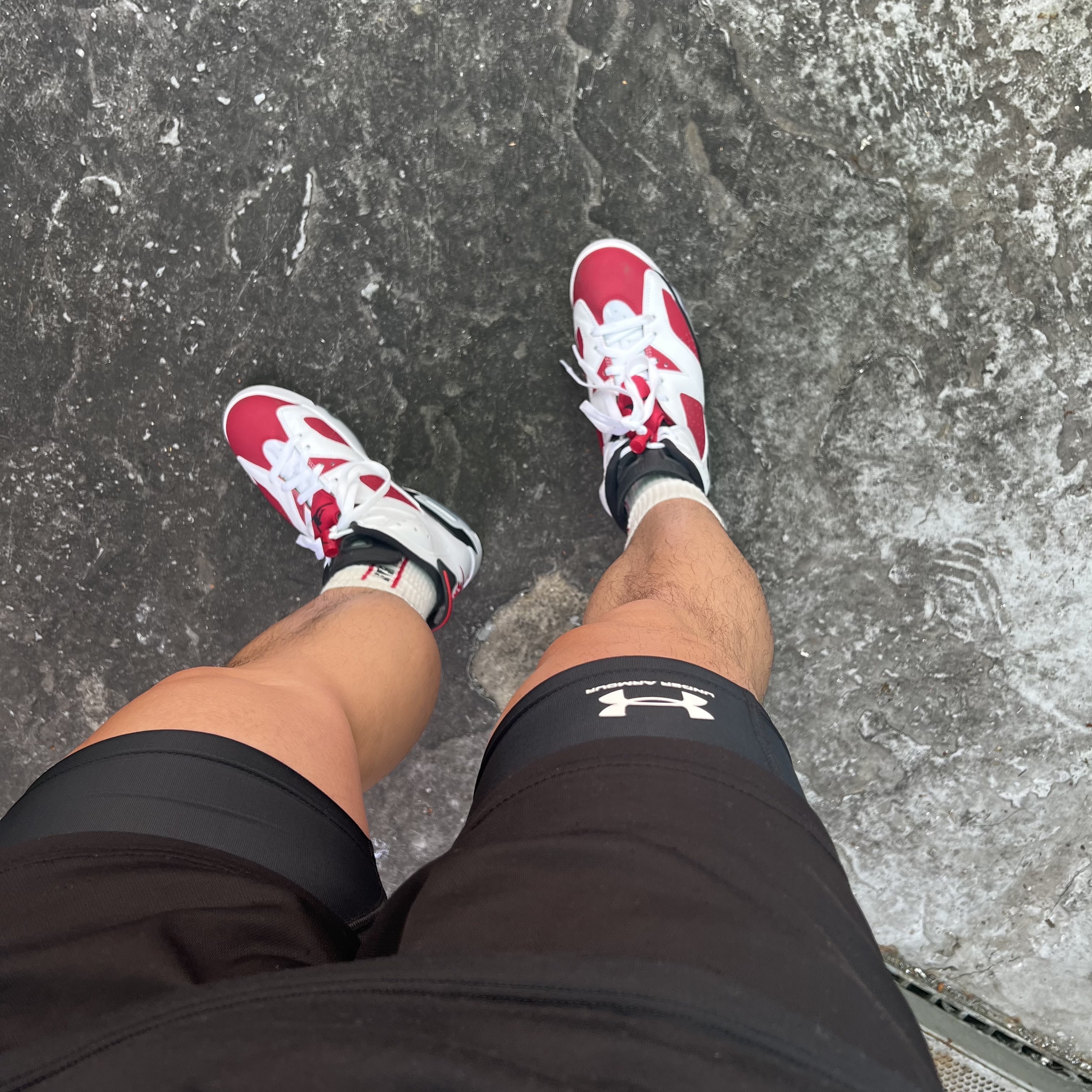 Jordan 6 Retro Carmine 2021 착용 스타일 - 2